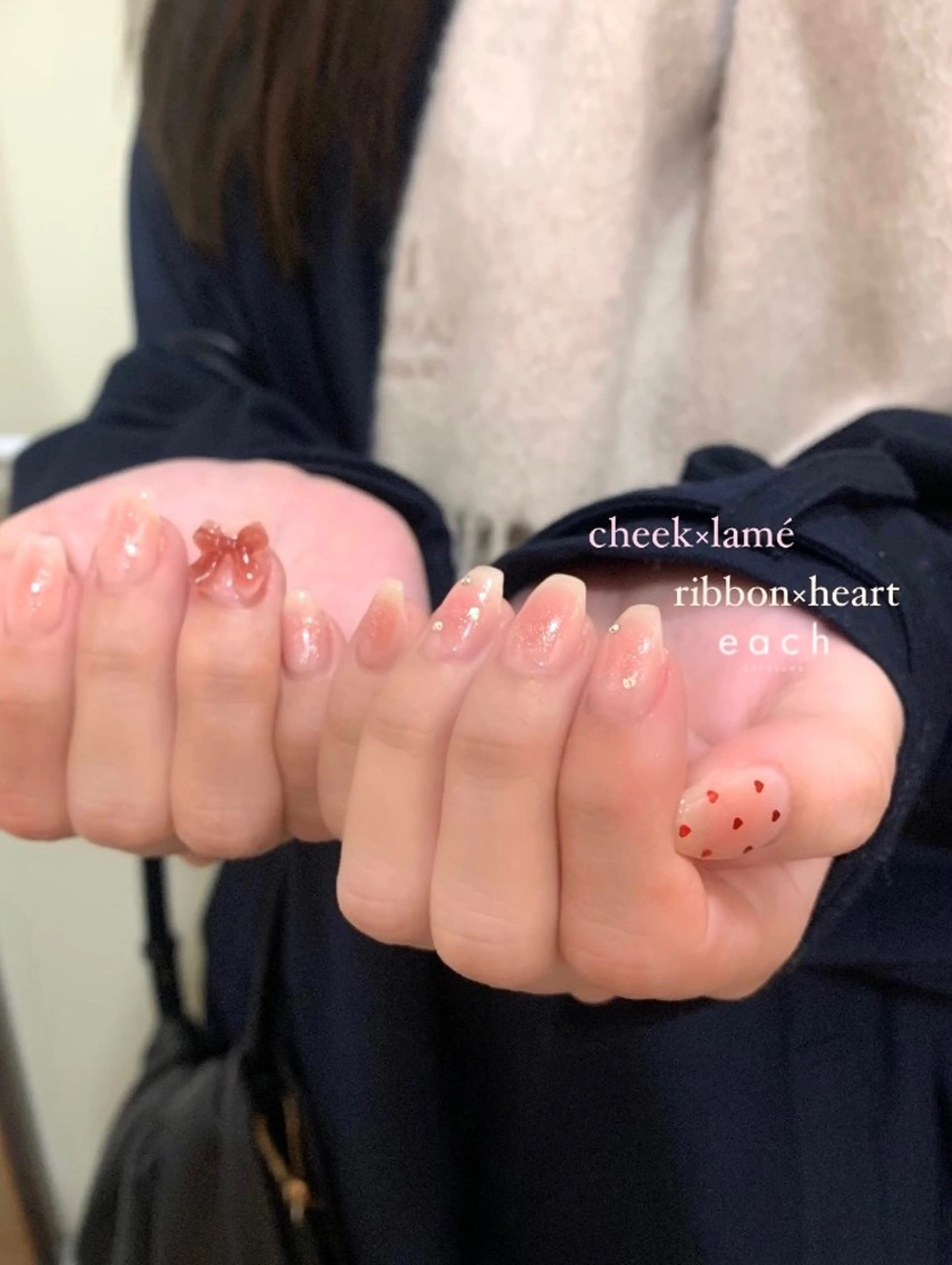 ネイル チークネイル ラメ(グリッター) each Hibikiのネイルデザイン