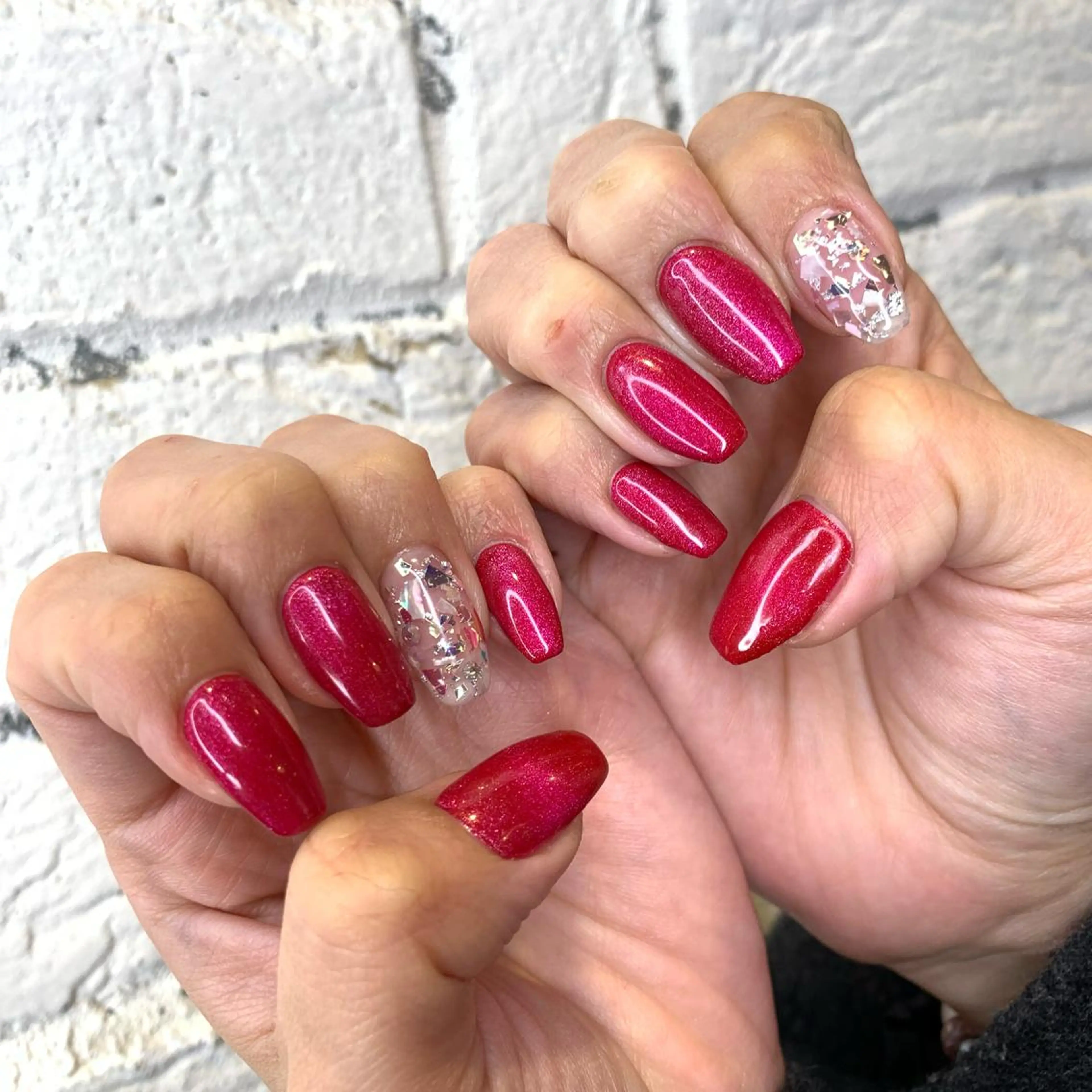 ネイル マグネットネイル 赤色 Lia所属・eri chan nailのネイルデザイン