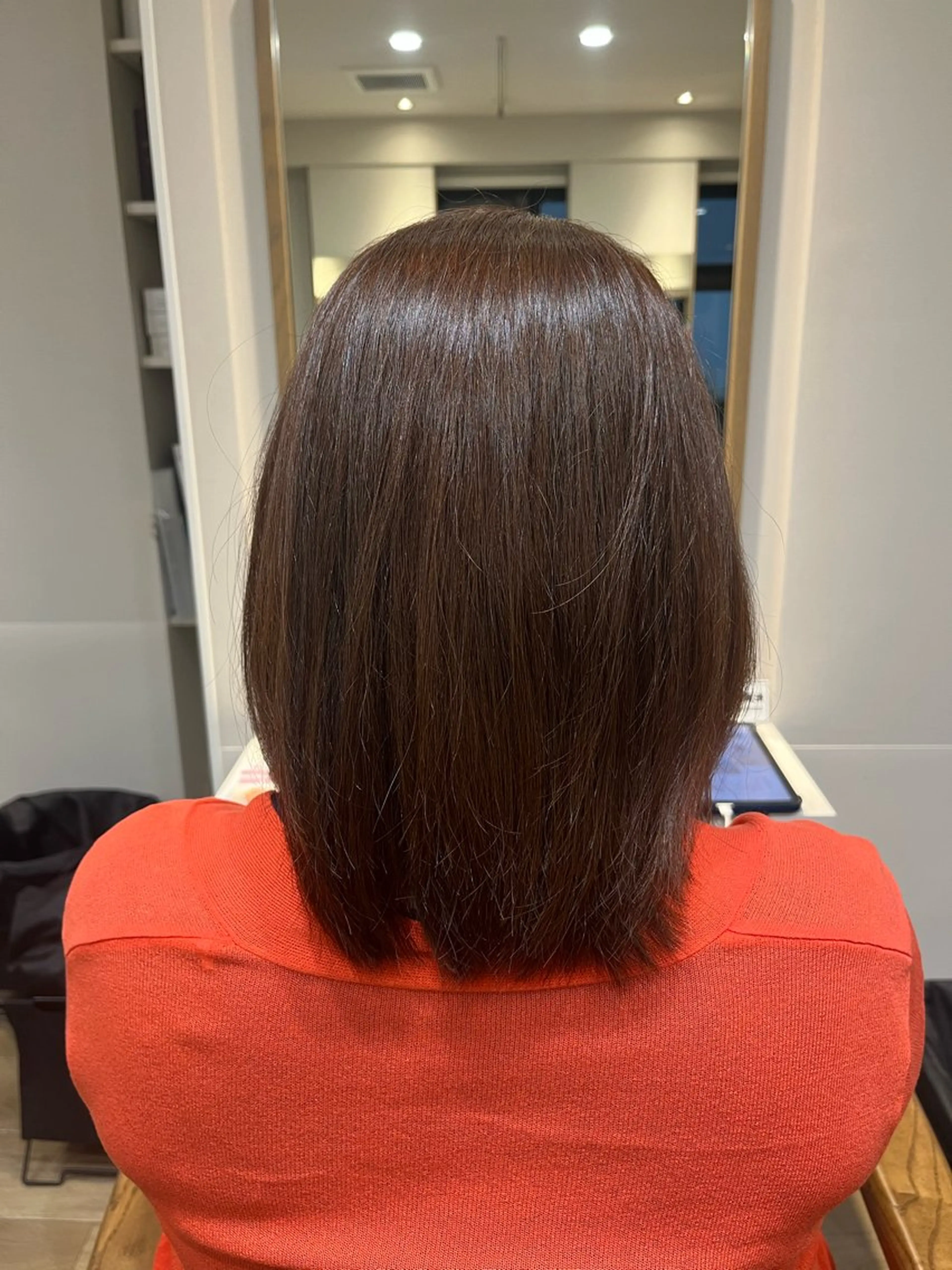 ミディアム 小鴨 美佳のヘアスタイル