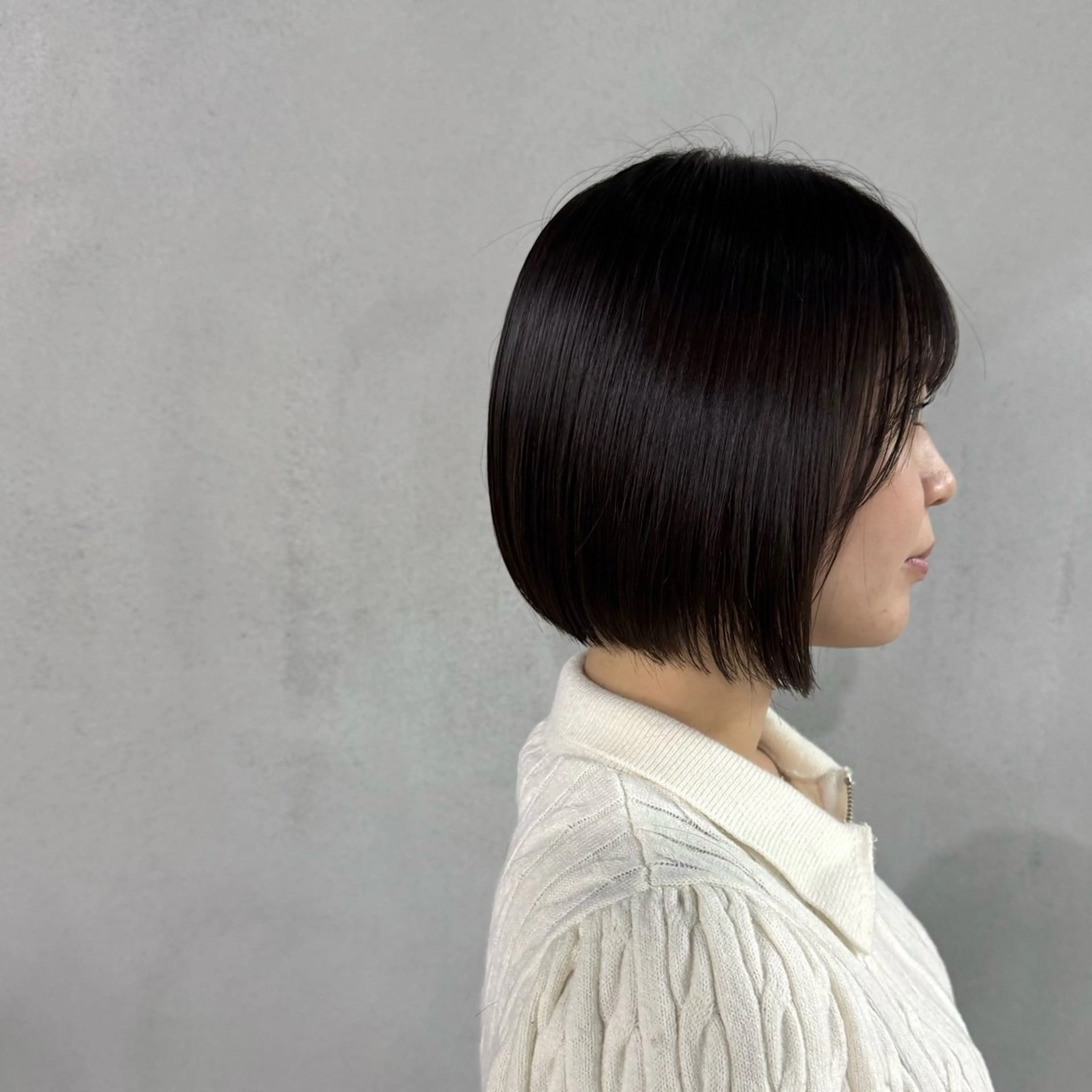 ショート カラー ヘアアレンジ 前下がりボブ アッシュ ラベンダーカラー ラベンダーアッシュ ボブ カット ヘアカラー #tag 佐藤璃美のヘアスタイル