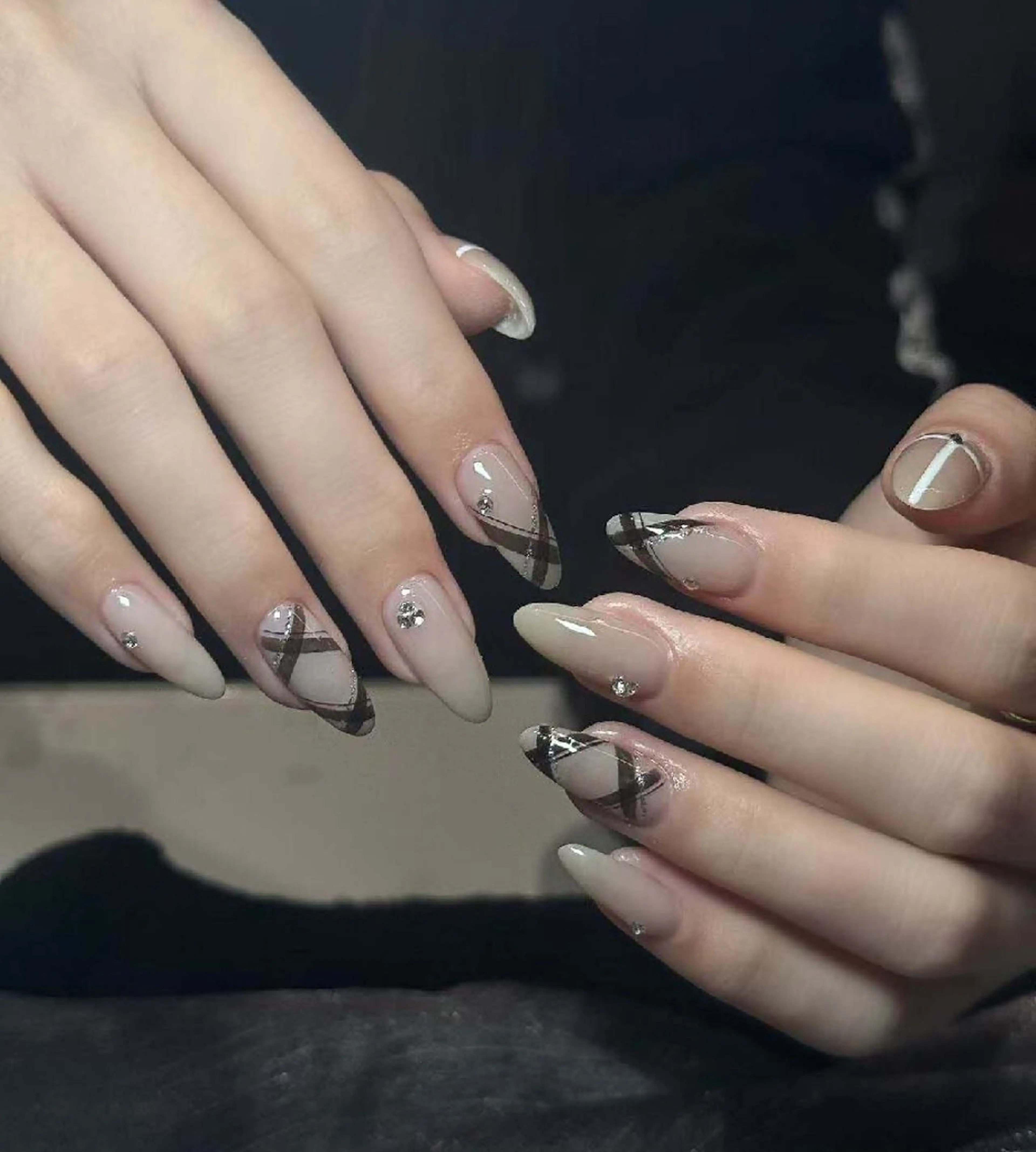 ネイル オーロラネイル フラワーネイル フットネイル フレンチネイル ジェルネイル ハンドネイル Oomiya 服部のネイルデザイン