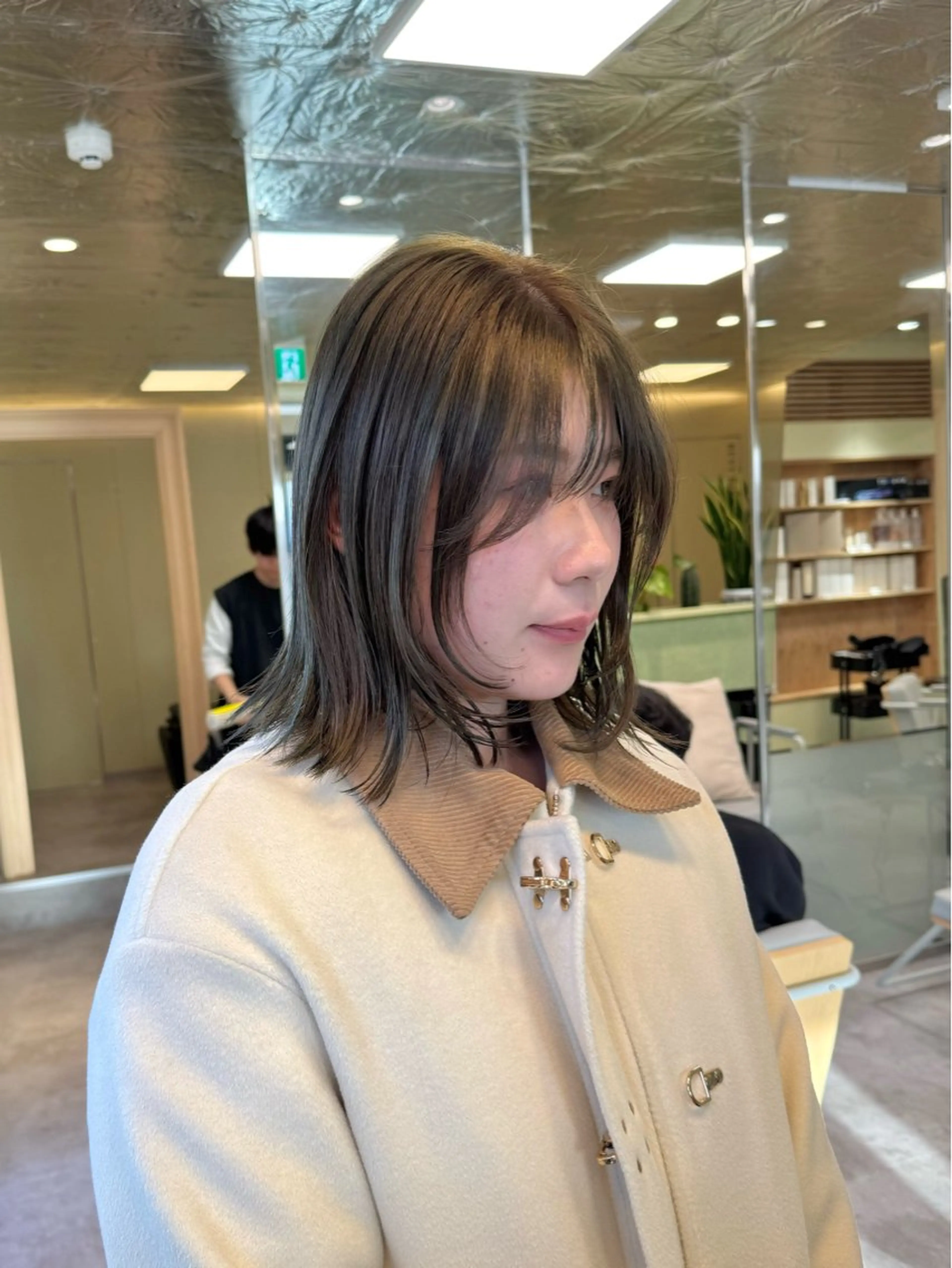 ミディアム カラー カット ヘアカラー ナチュラルに目を惹く デザイン/KOHNOのヘアスタイル