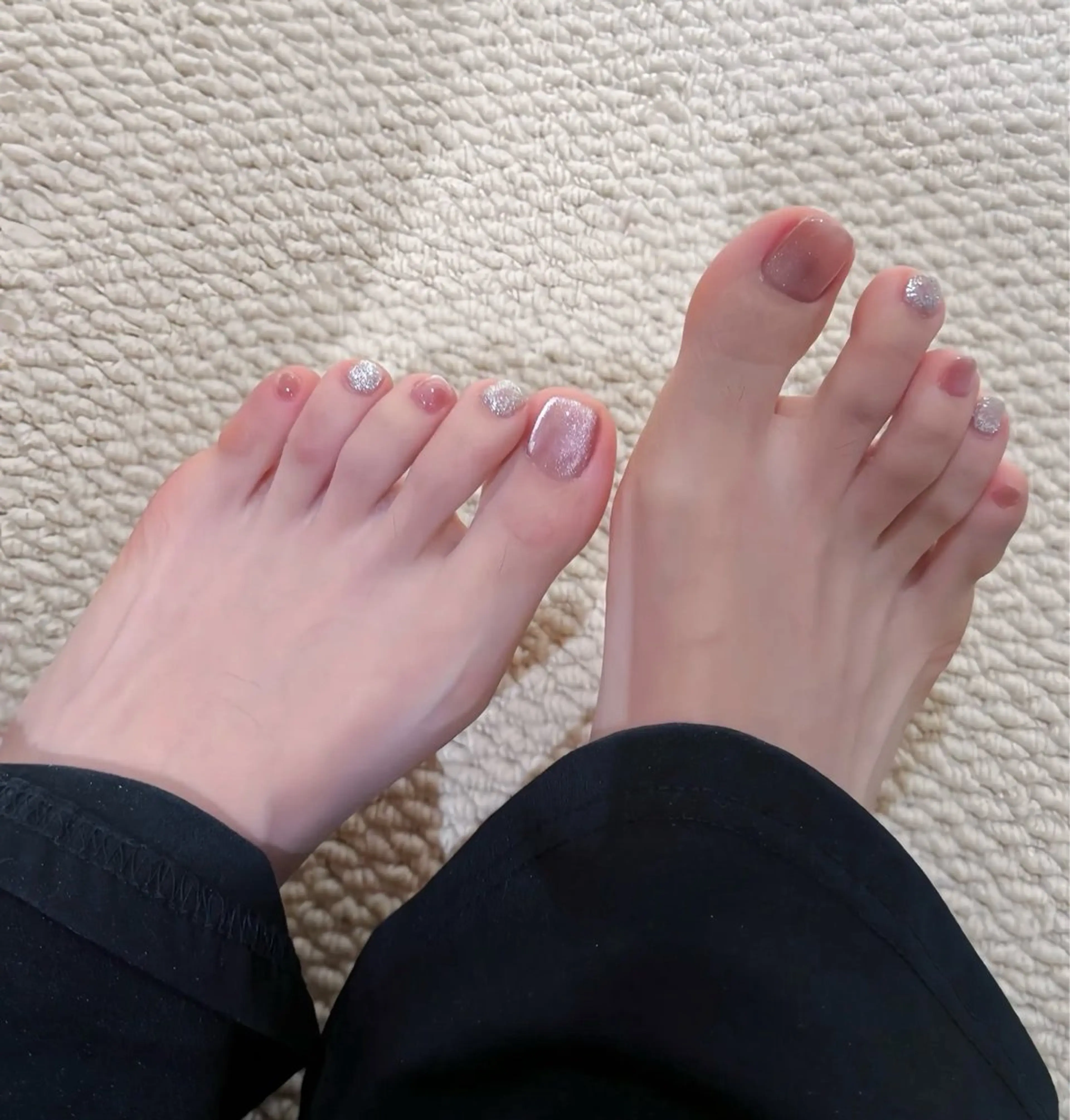 ネイル アートネイル オーロラネイル ガーリー キラキラネイル 韓国ネイル フットネイル 日向 あゆみのネイルデザイン