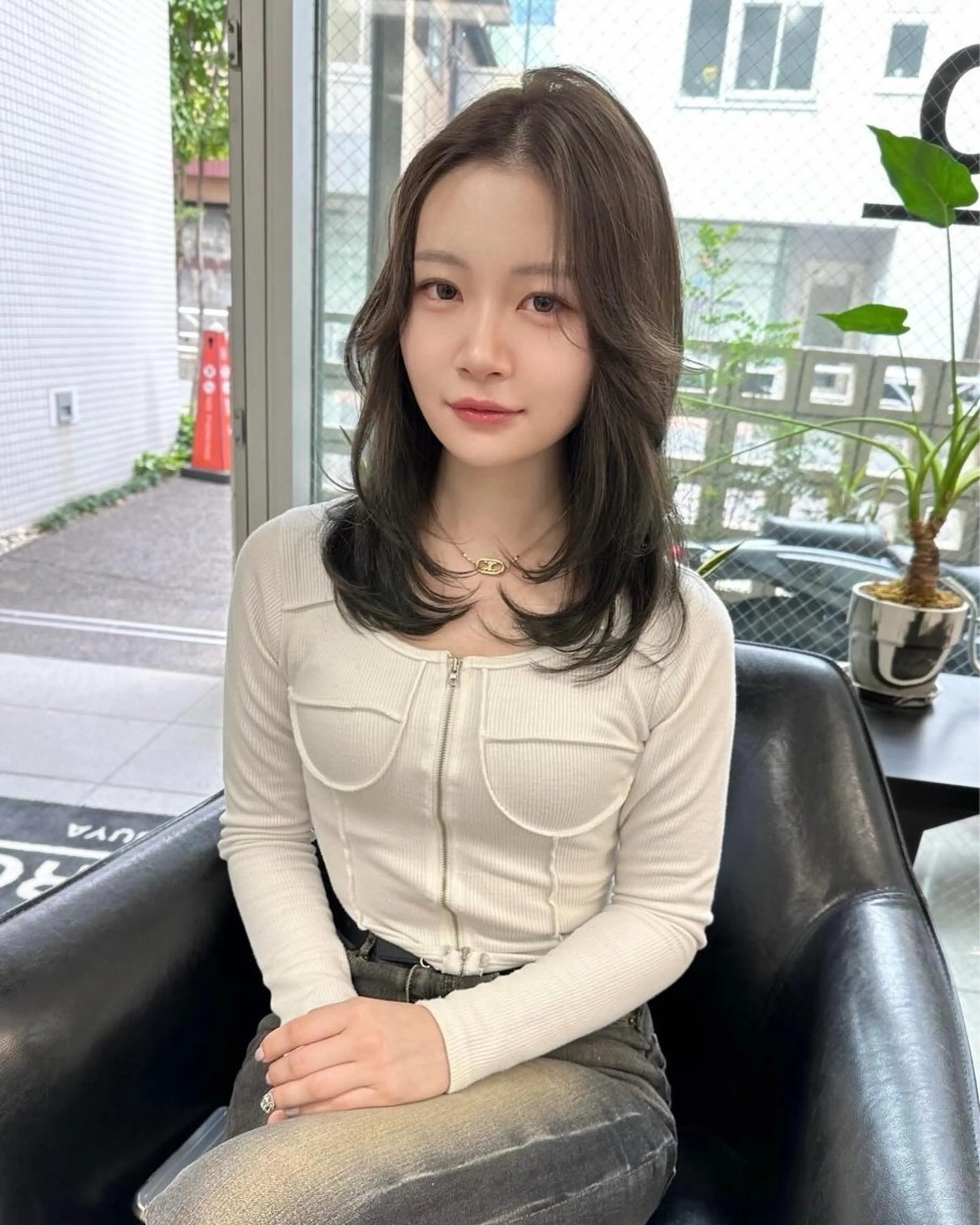 セミロング カラー INTRO.by Fi-Ne所属・韓国ヘア 店長NEGIのヘアスタイル