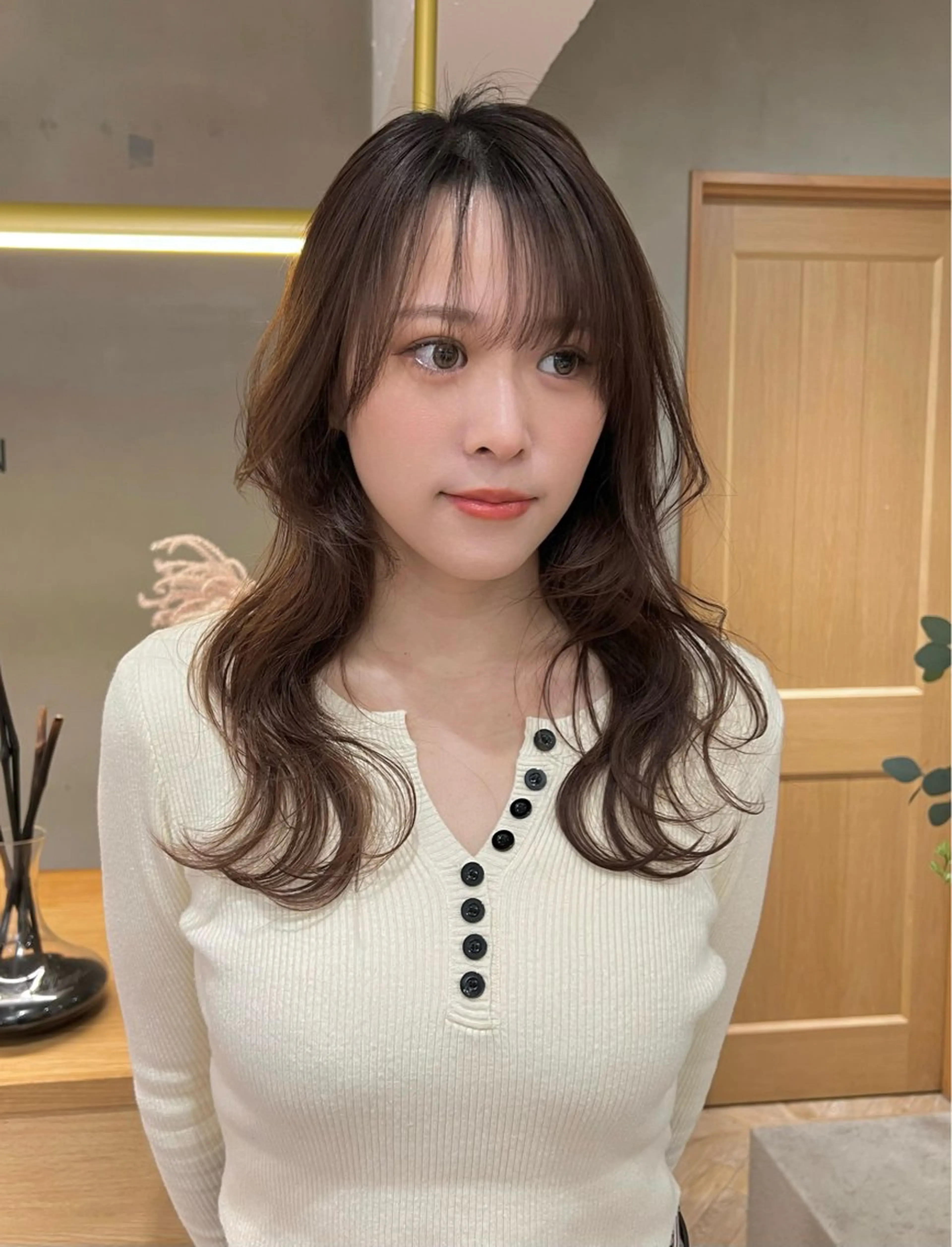 ミディアム カラー ヘアアレンジ 透明感カラー 顔まわりレイヤー 髪質改善 韓国風ヘア レイヤーカット カット ヘアカラー トリートメント 似合わせレイヤー ＆透明感カラーのヘアスタイル