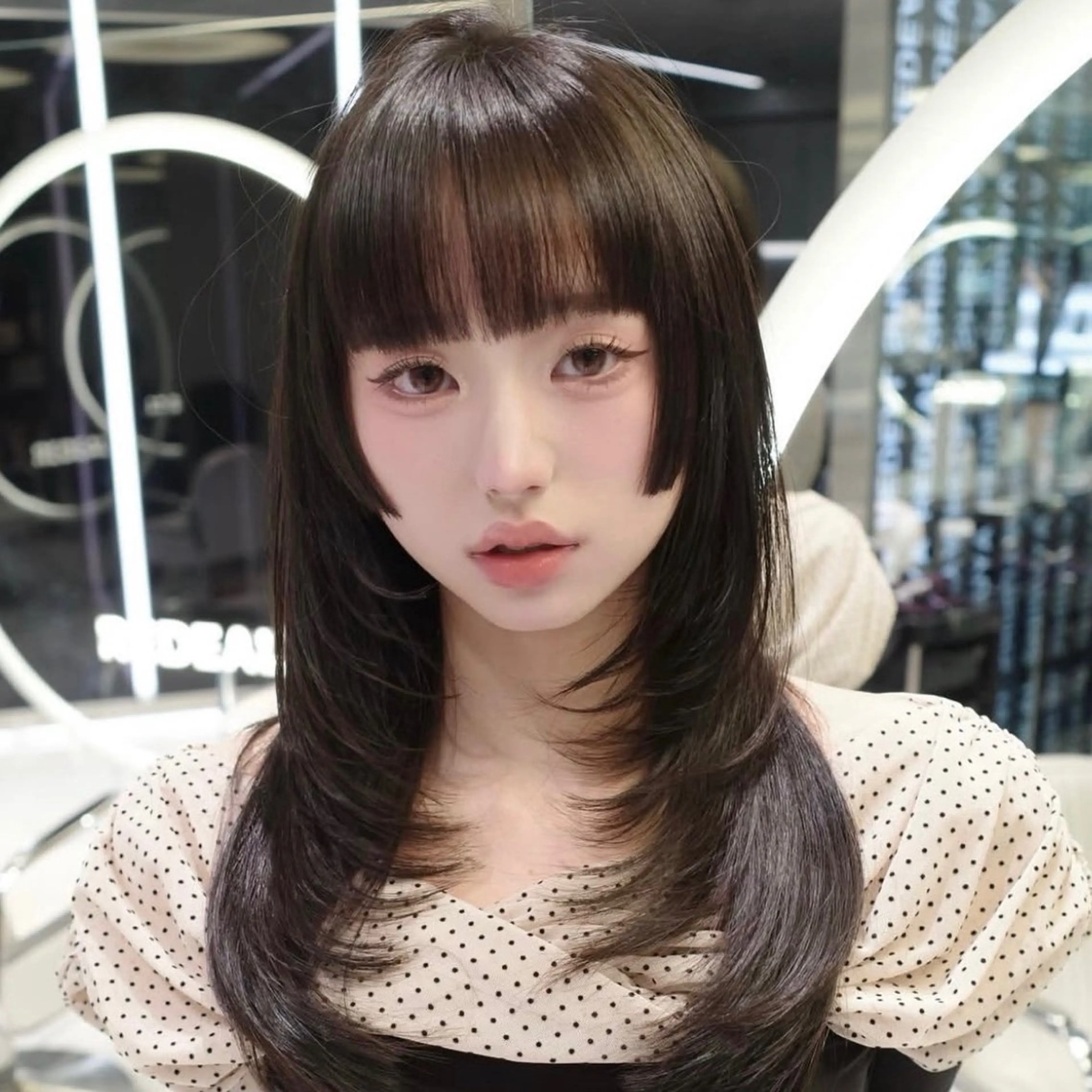 セミロング くびれヘア 顔周りカット ハイレイヤー 韓国風ヘア レイヤーカット カット がわ/ハイレイヤー /ハイトーンカラーのヘアスタイル