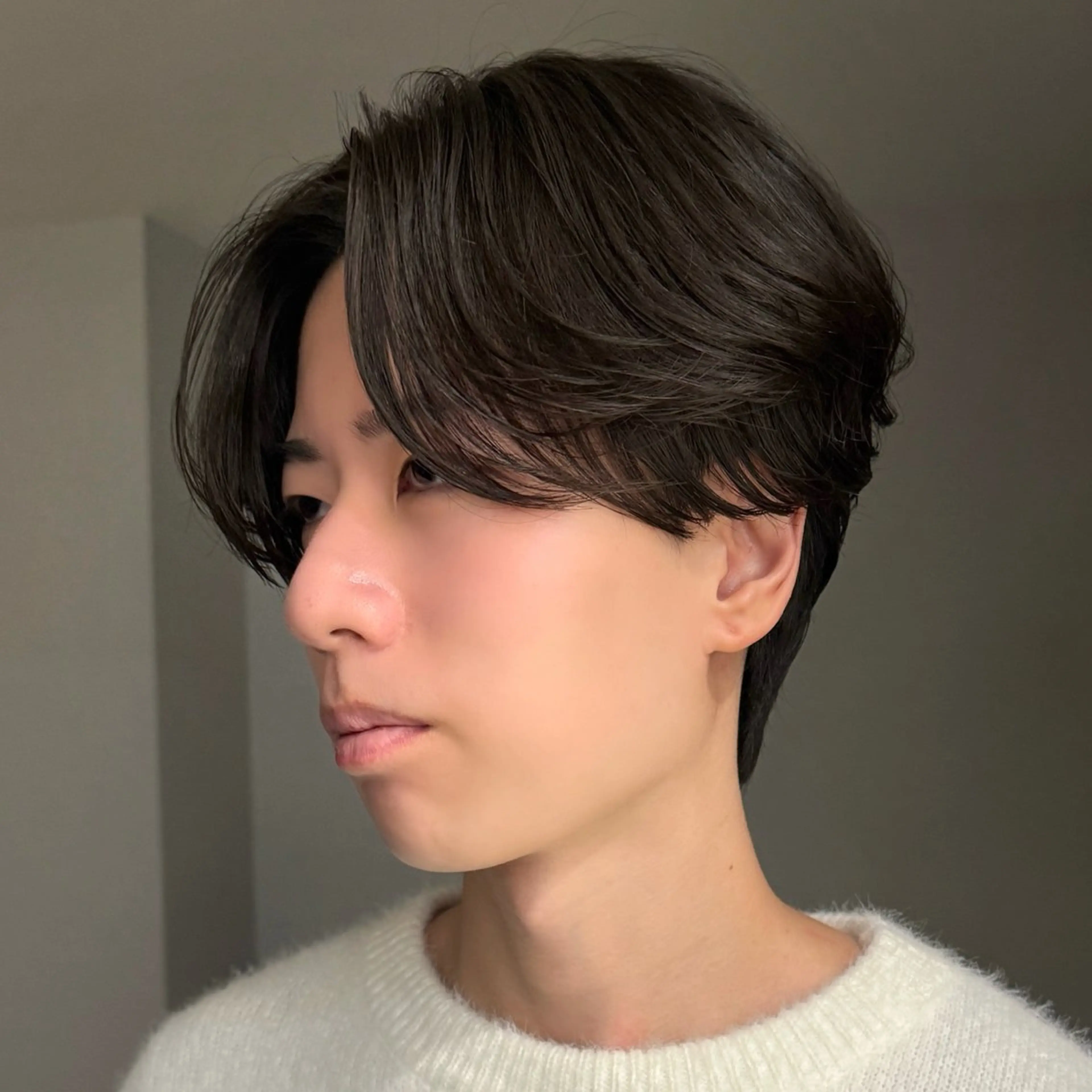 メンズ センターパート ダウンパーマ フェザーパーマ メンズ韓国風 マッシュ カット センターパート特化/ メンズカット/ヒロキのヘアスタイル