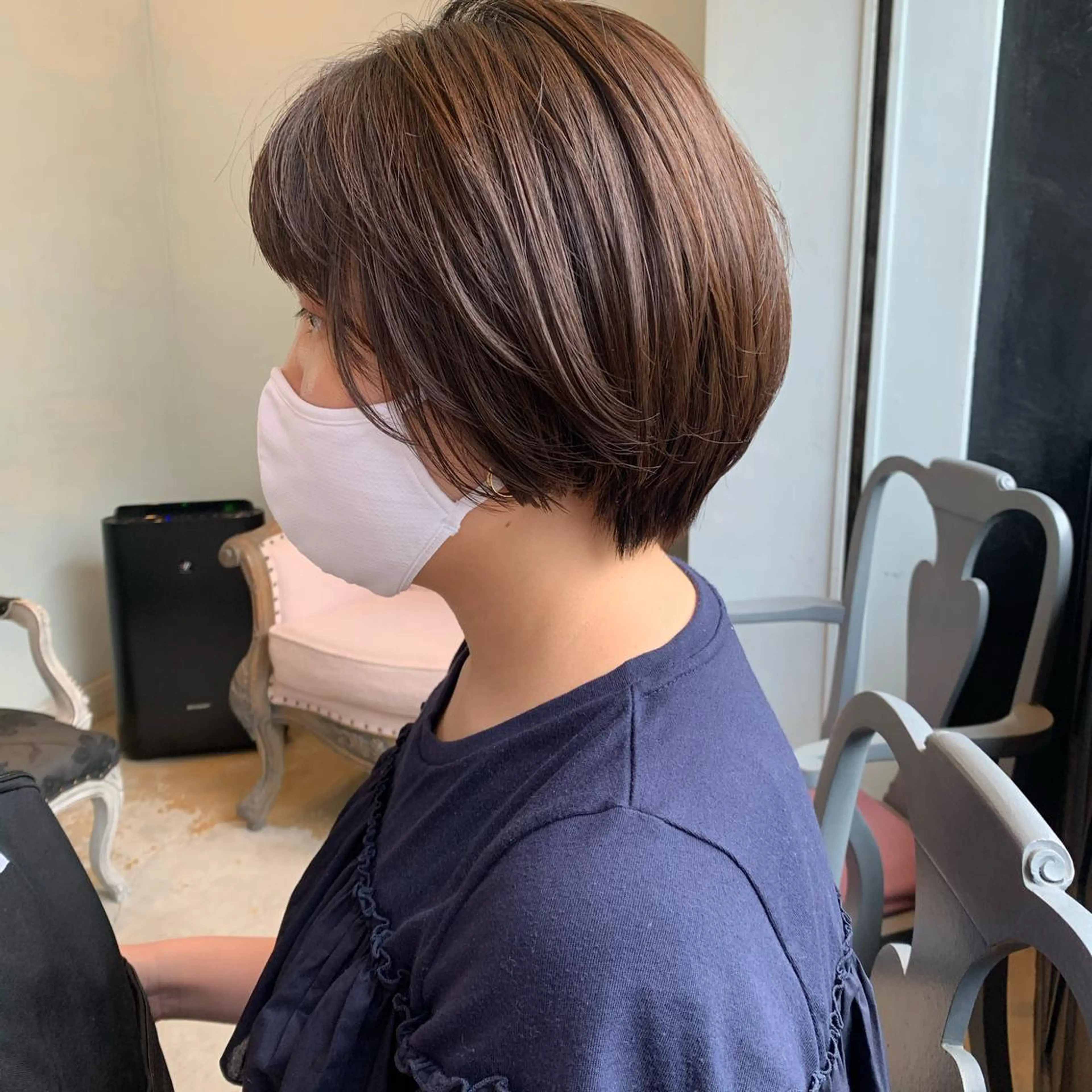 ショート SAKINO． ベージュカラーのヘアスタイル
