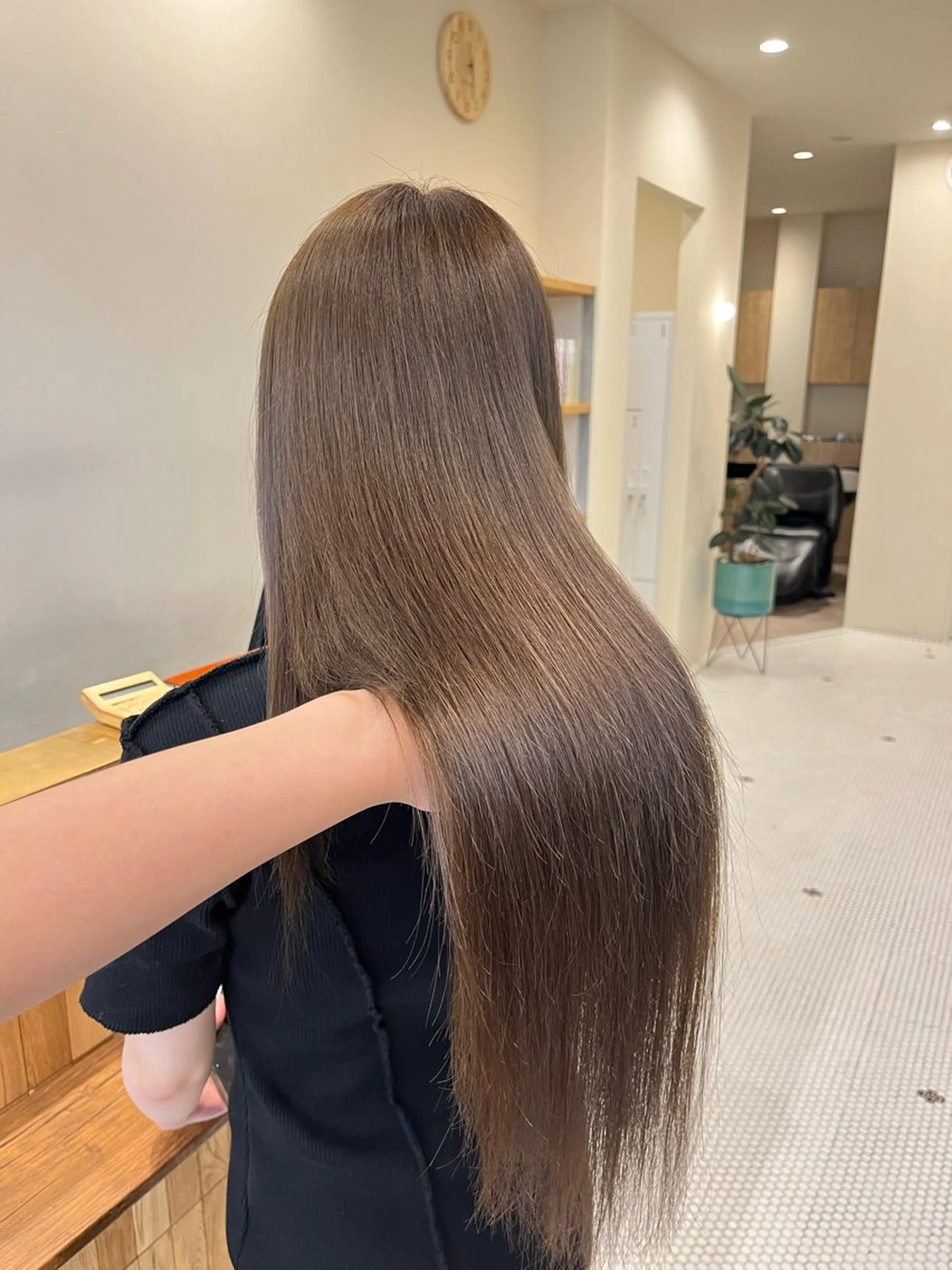 ロング ヘアカラー マアヤ/ハイトーン /ハイレイヤーのヘアスタイル