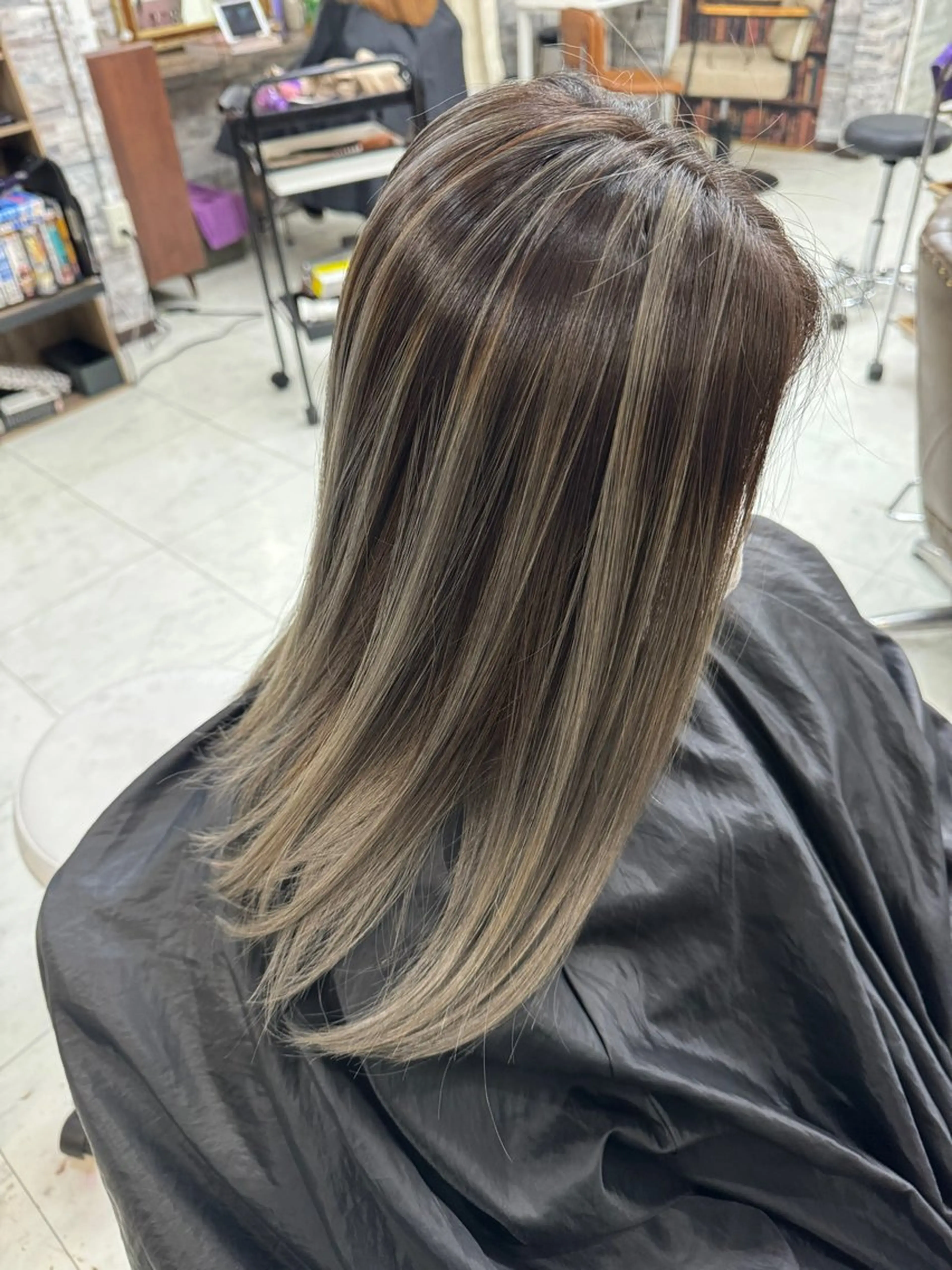 セミロング レイヤーカット Arphy/ /のヘアスタイル