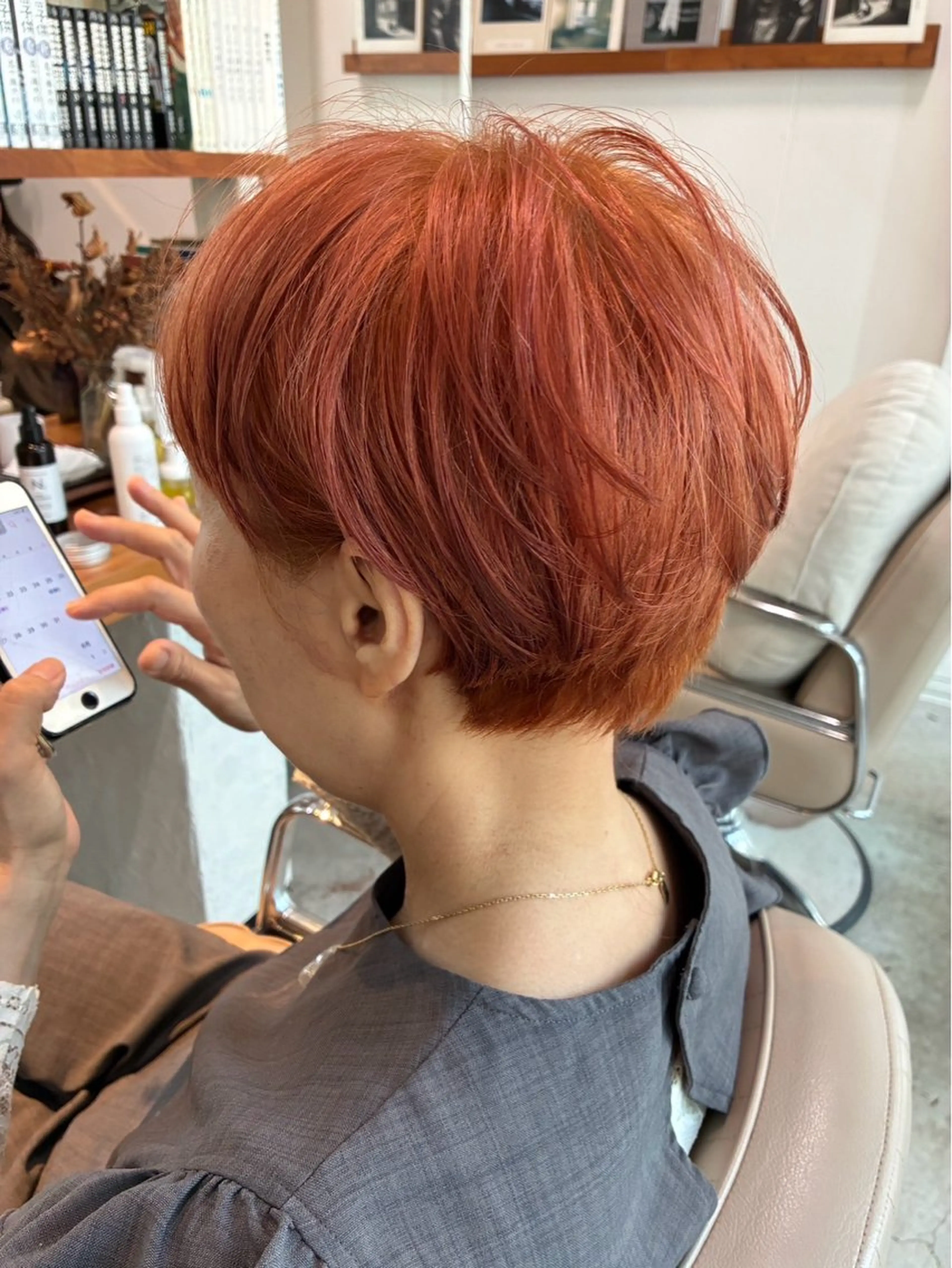 ショート カラー ブリーチ オレンジ ヘアカラー rina/似合わせ/ 艶髪カラー/髪質改善のヘアスタイル