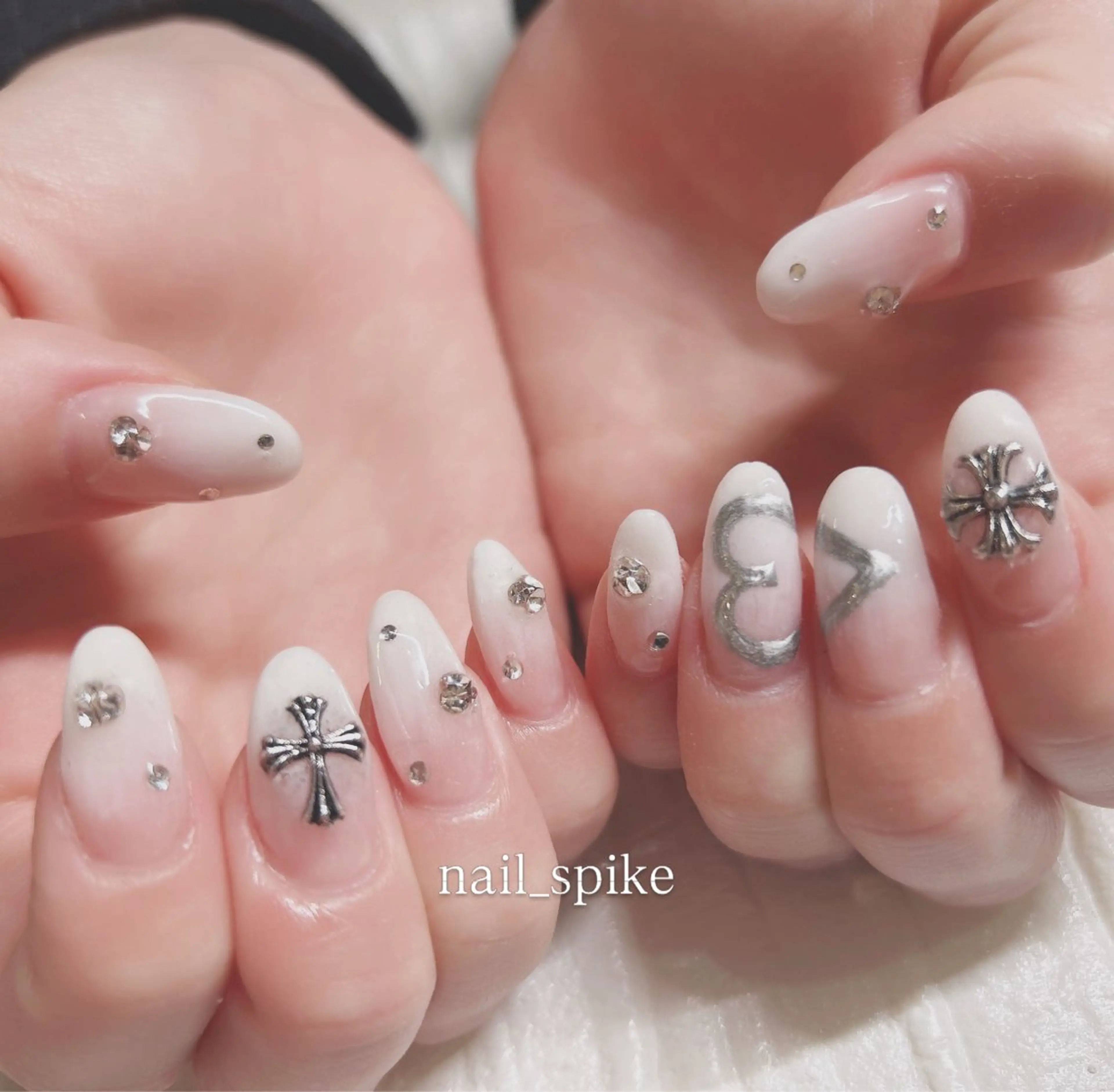 ネイル ジェルネイル nail spikeのネイルデザイン