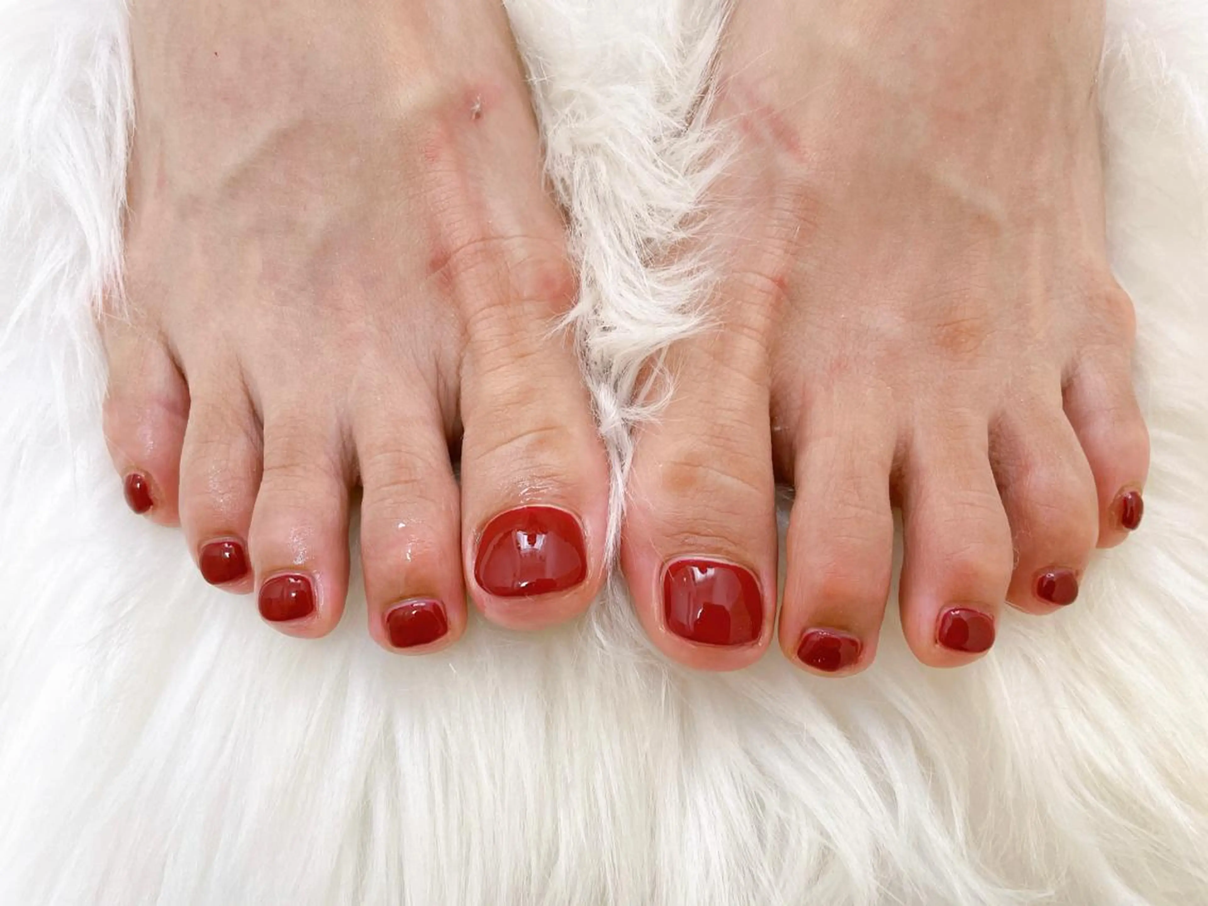 ネイル ボルドー フットネイル フットネイル mogunail &blowのネイルデザイン