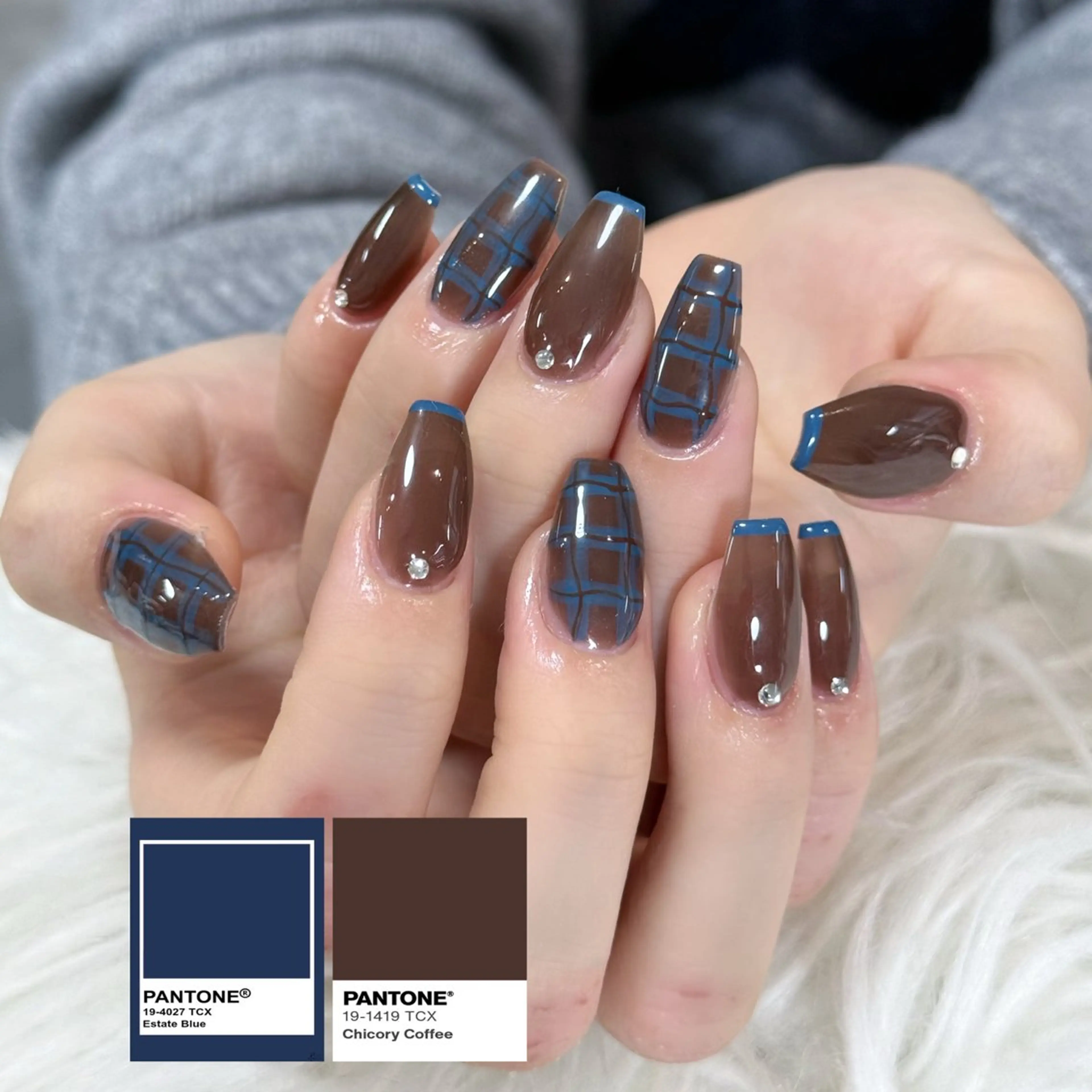 ネイル ボルドー ブラウン チークネイル ドット フットネイル Julli NailStudioのネイルデザイン