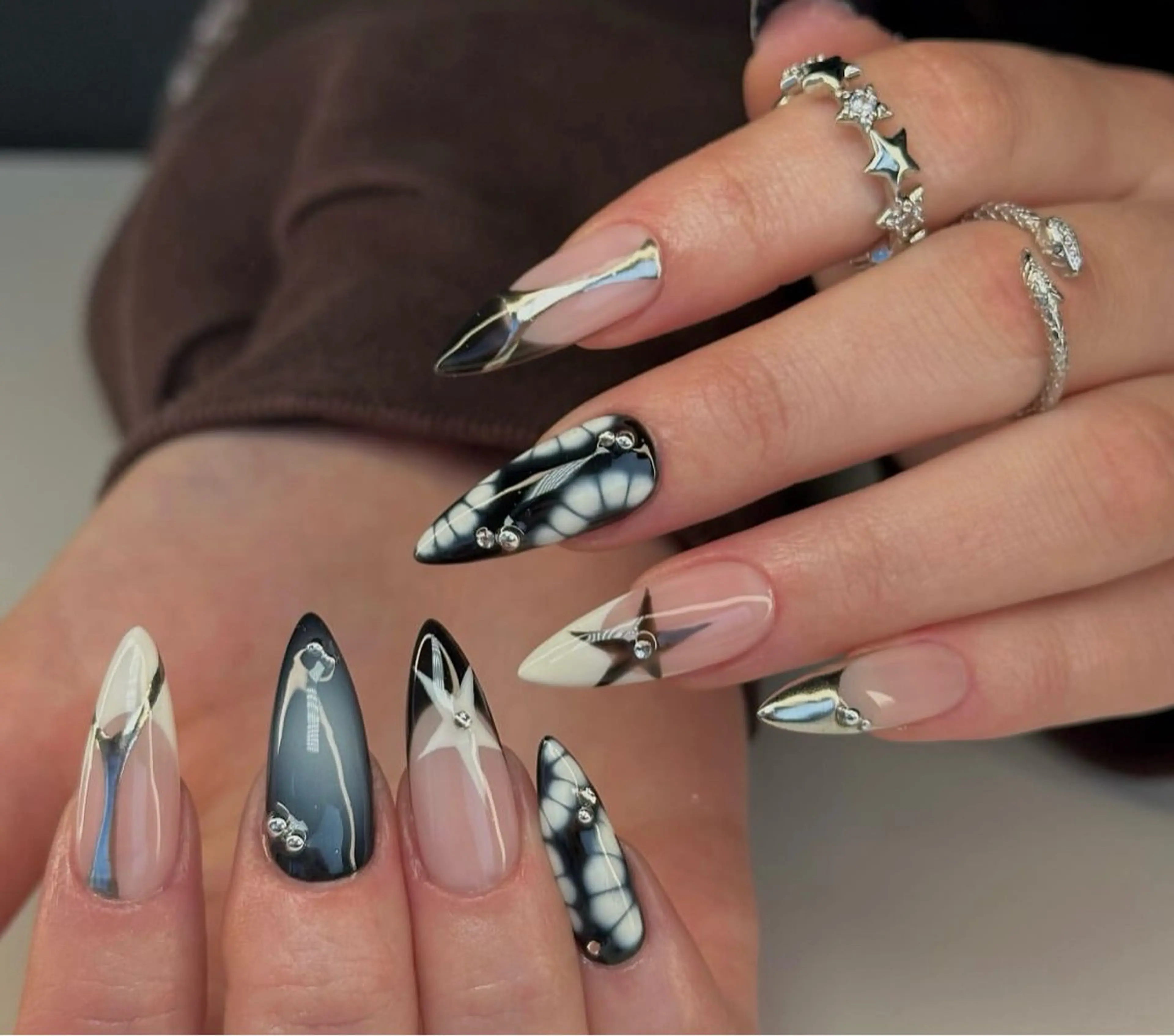 ネイル グラデーション キラキラネイル ワンカラーネイル 冬ネイル Jenn Nail Salonのネイルデザイン