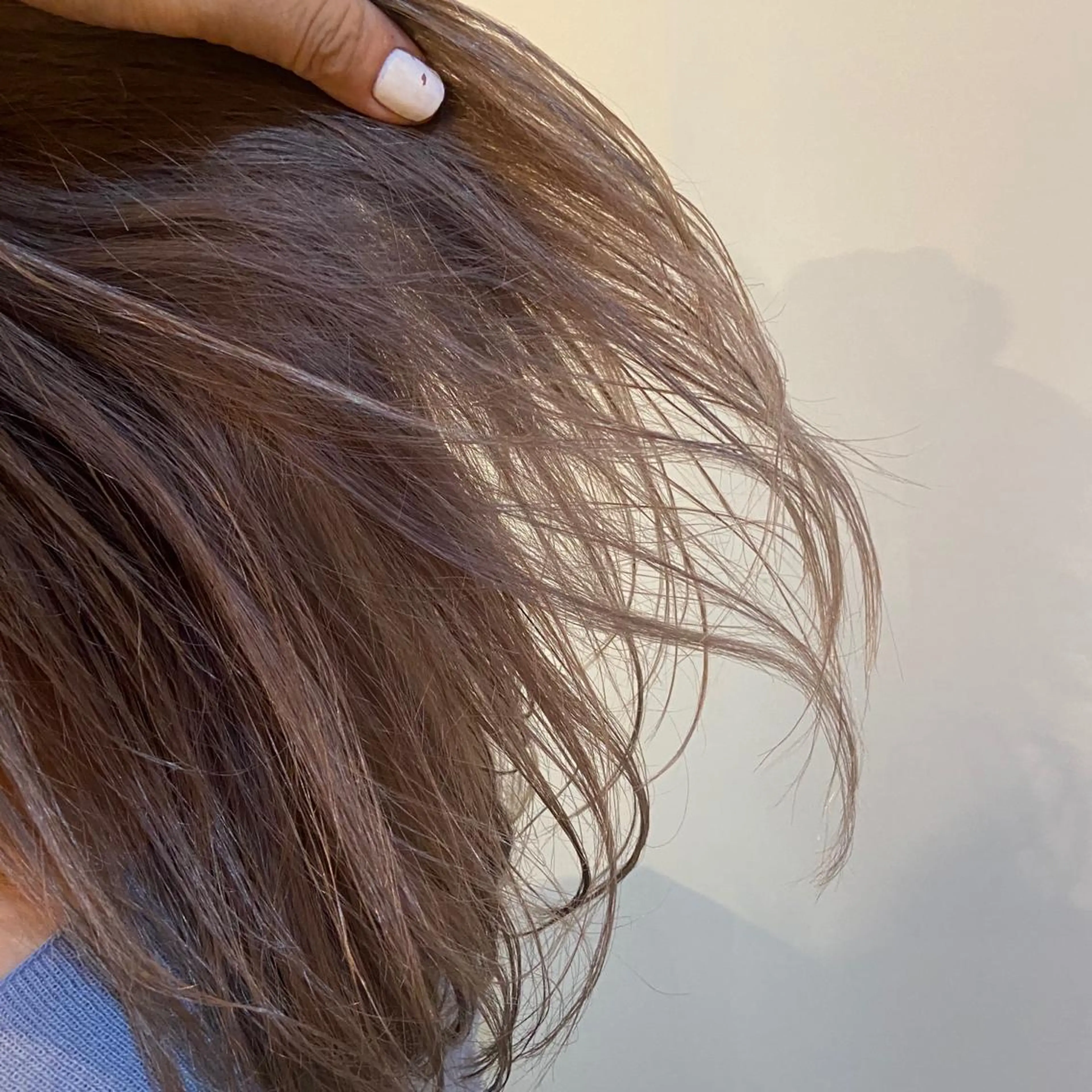 カラー OKA AKIHOのヘアスタイル