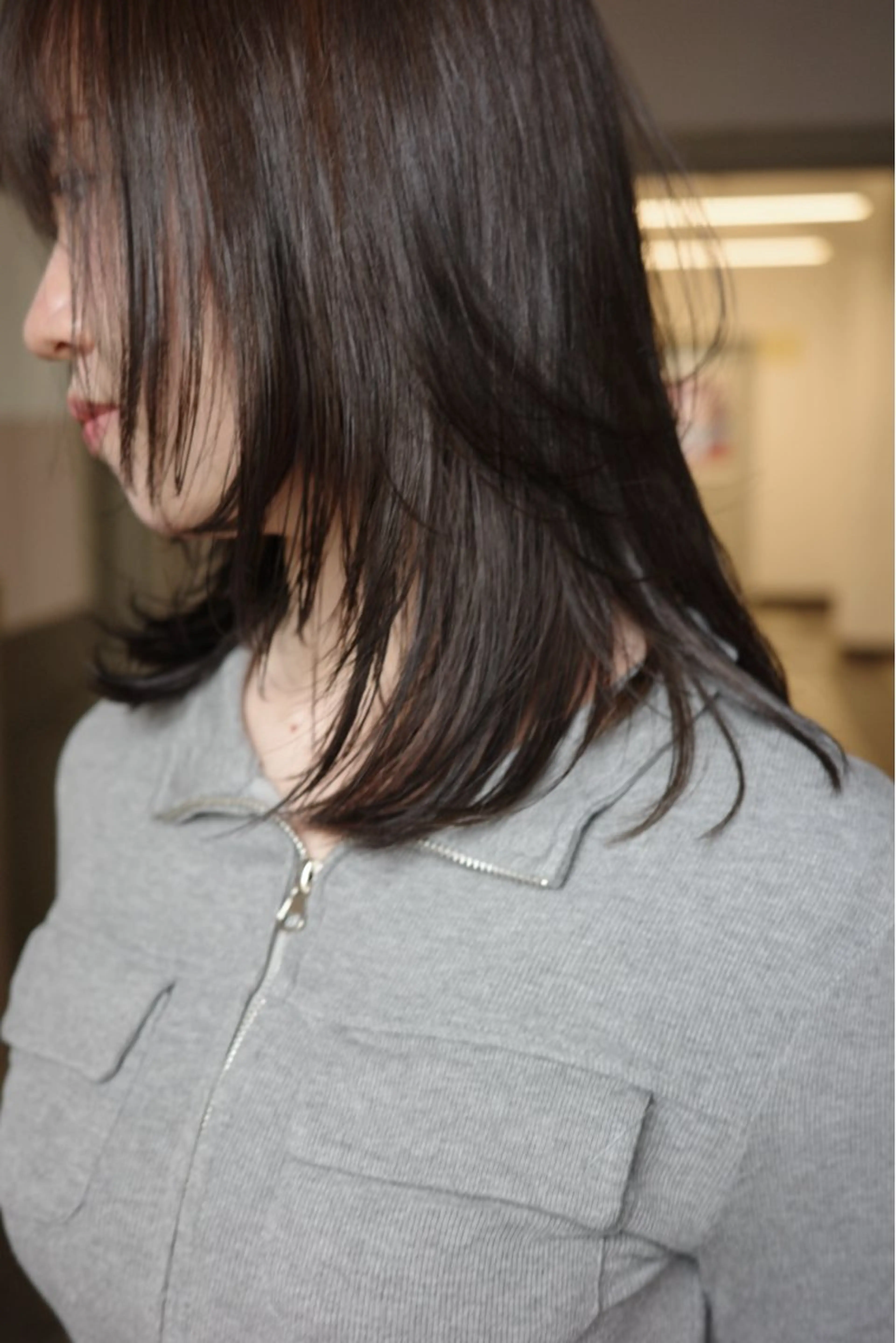 セミロング レイヤーカット カット ヘアカラー ミタニ ナギサのヘアスタイル