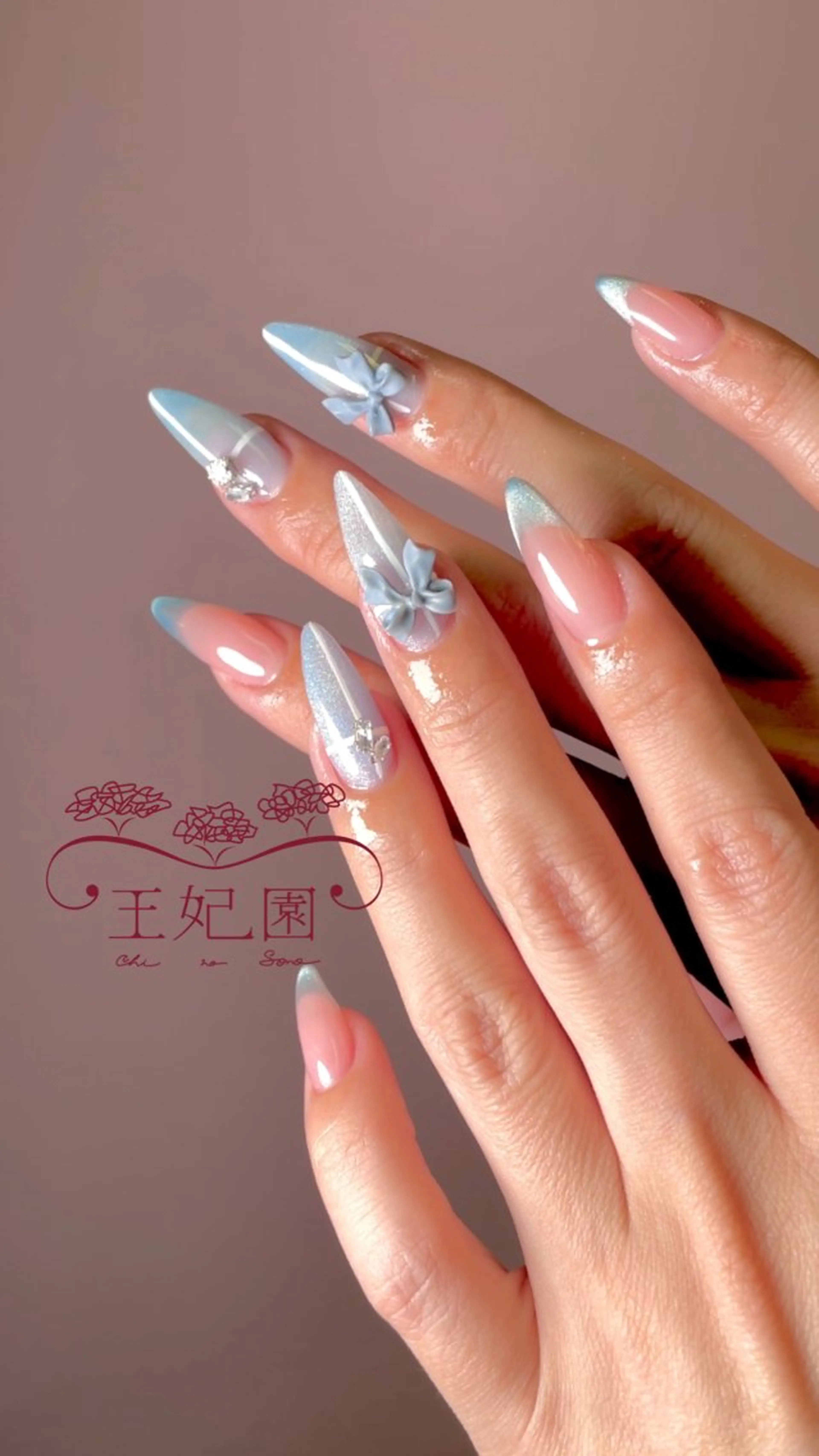 ネイル ブルー フレンチネイル ガラスフレンチ 水色 リボン nail salon王妃の園所属・王妃の園 ohinosonoのネイルデザイン