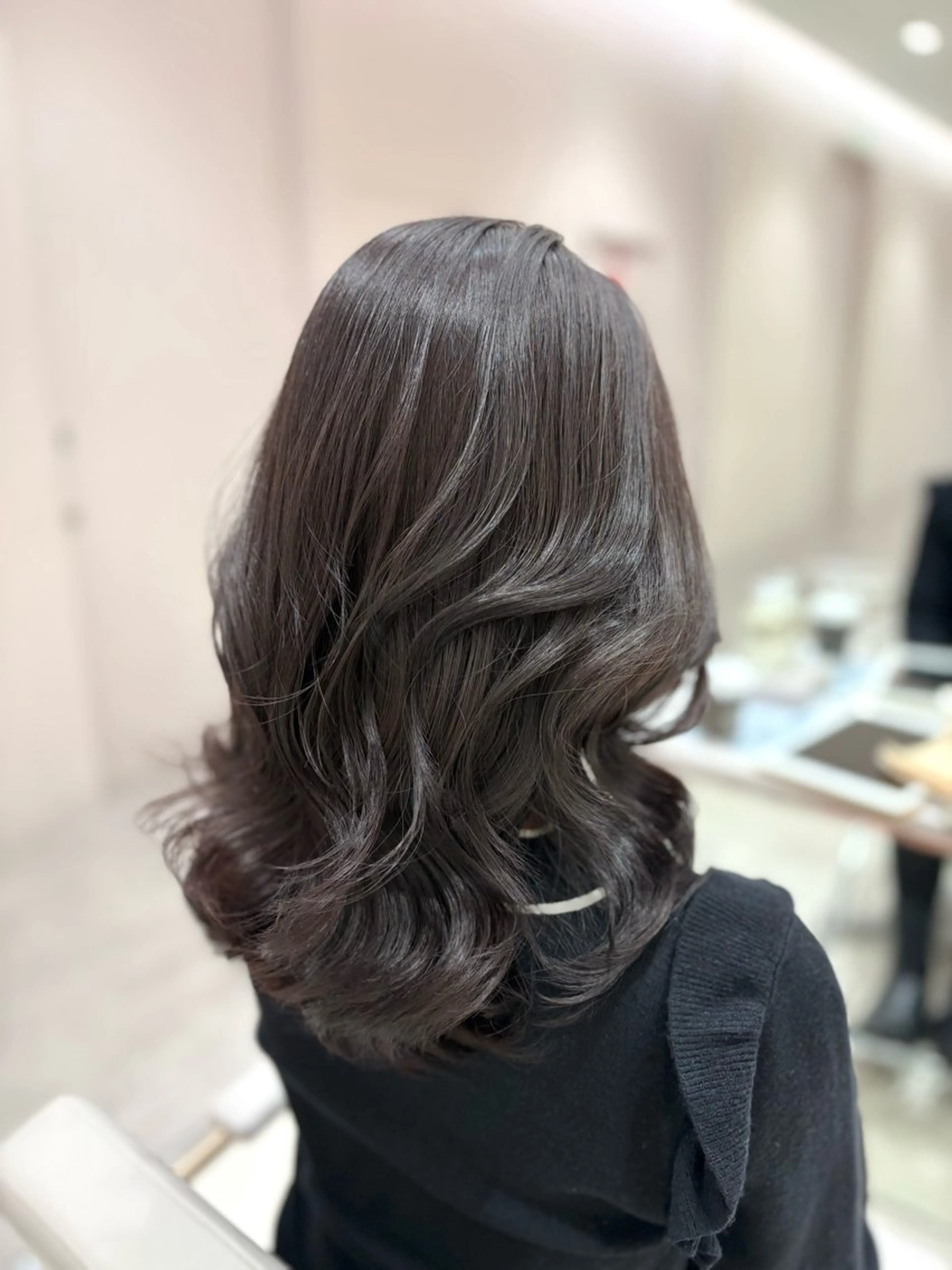 セミロング カラー グレージュ ラベンダーカラー ラベンダーグレージュ ラベンダーグレー 銀座/レイヤー/ 透明感カラー✨りくのヘアスタイル