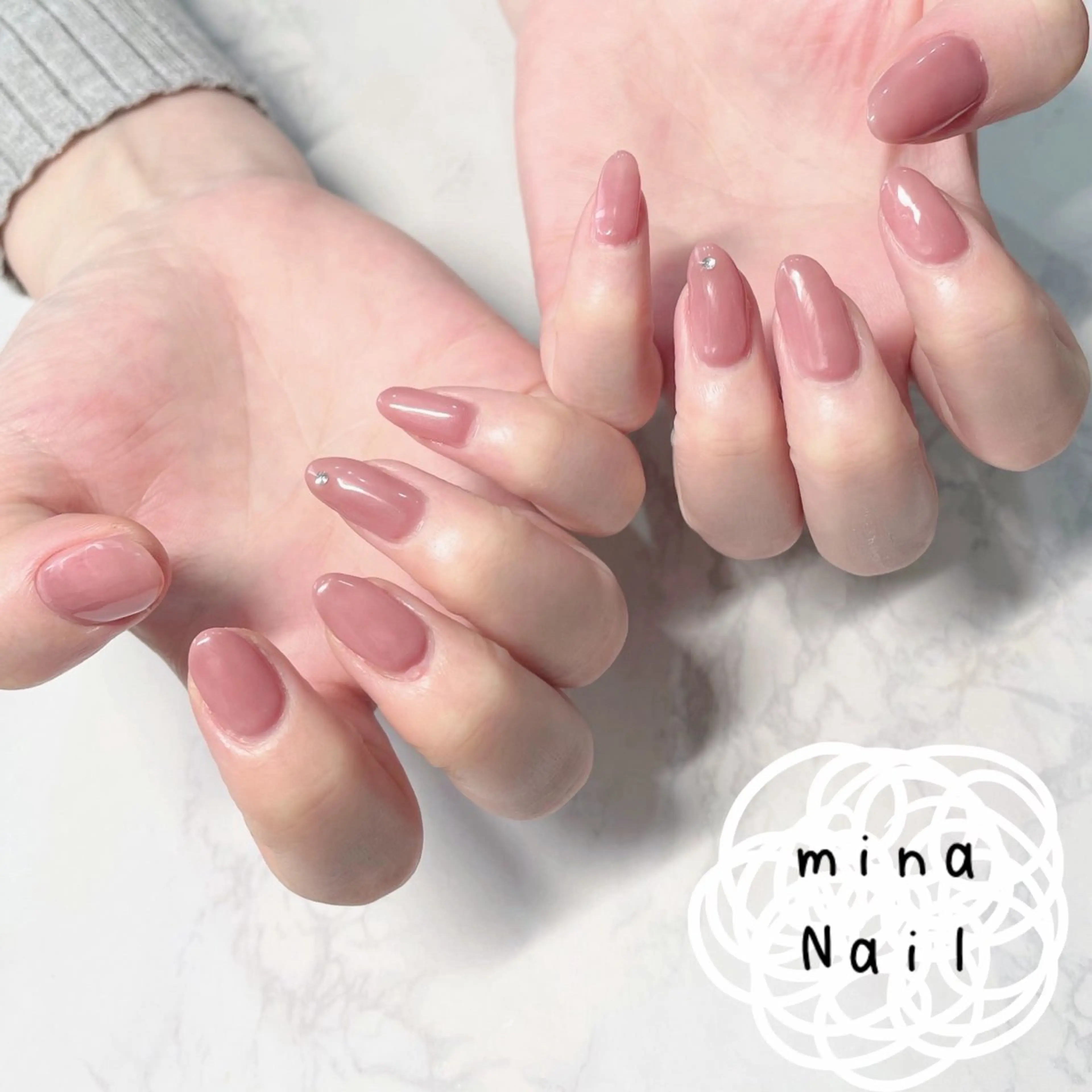 ネイル オフィスネイル ワンカラーネイル シンプルネイル ストーンネイル mina Nailのネイルデザイン