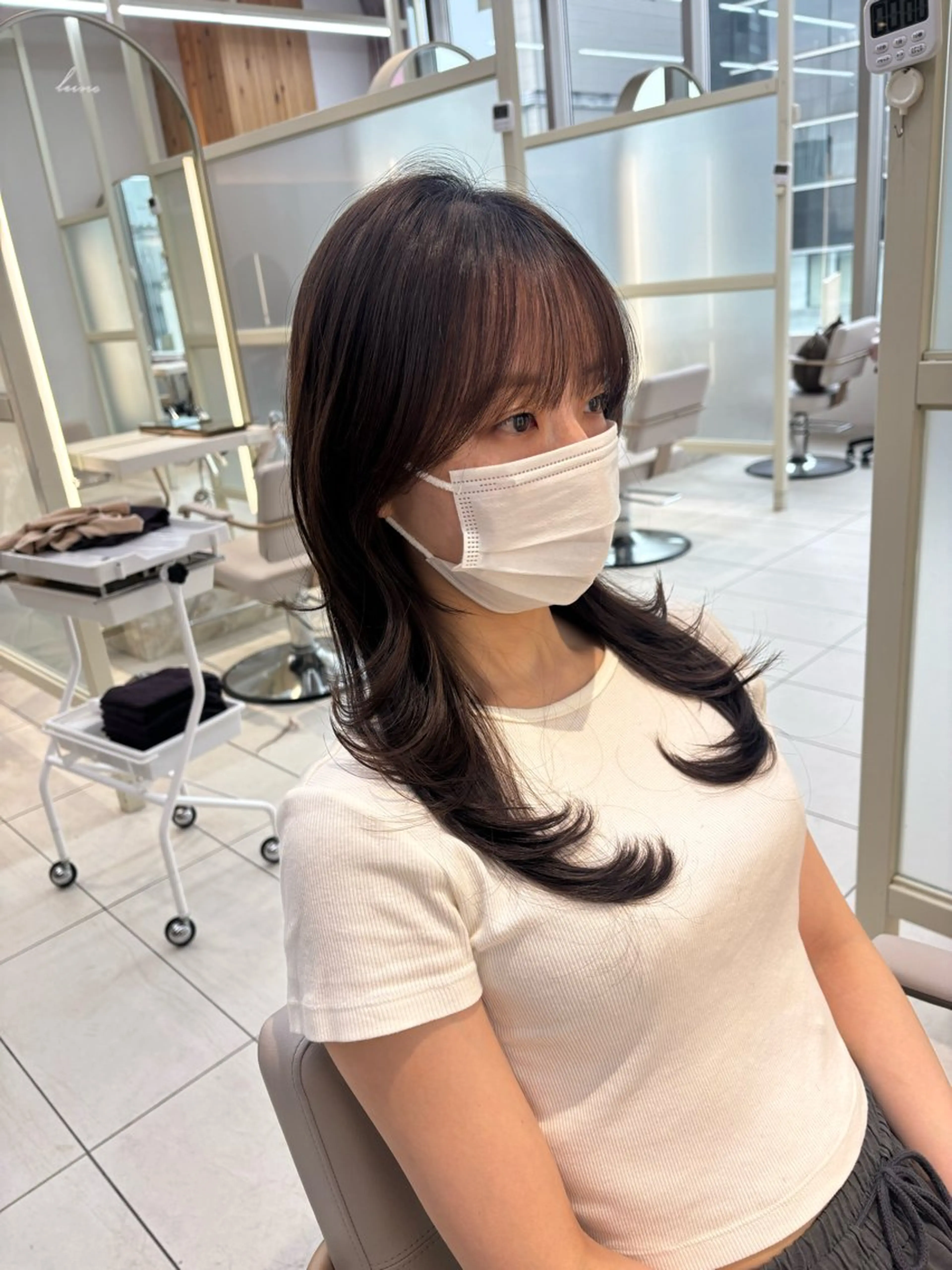 セミロング カット かなこ／重めレイヤー ／透明感カラーのヘアスタイル