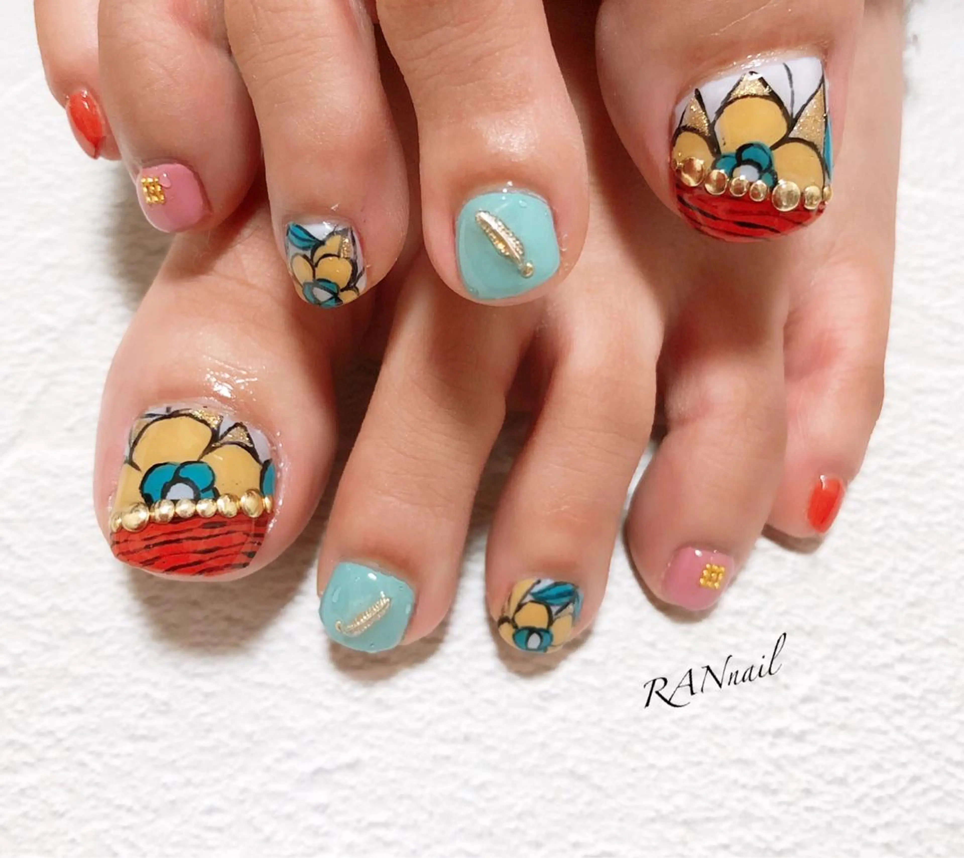 ネイル ブルー フラワーネイル フットネイル オフィスネイル パステルネイル ハンドネイル フットネイル RAN nailのネイルデザイン