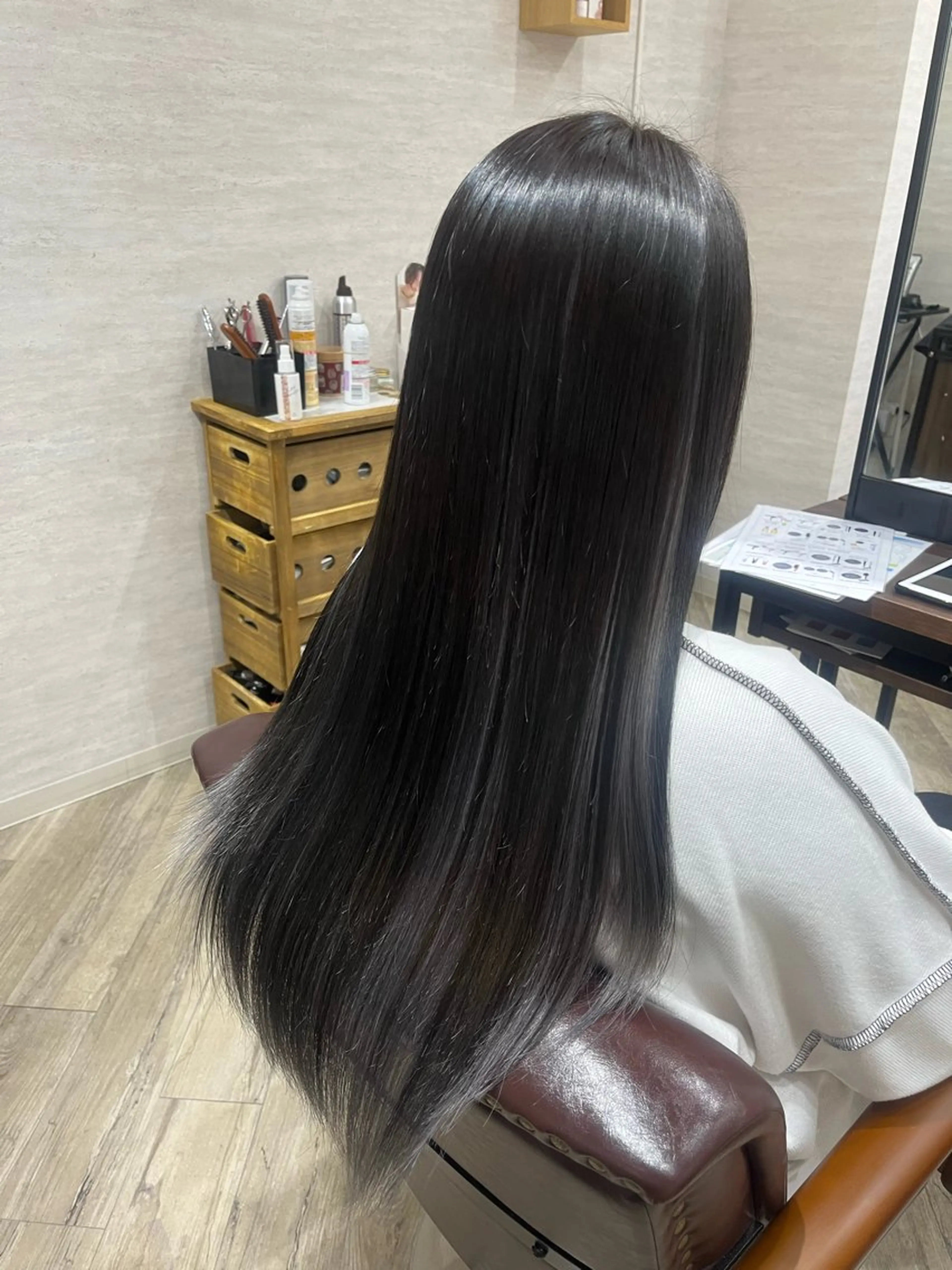 ロング カラー ブリーチ グレージュ 🫧ぷる艶カラー🫧 Yuubi🦩のヘアスタイル