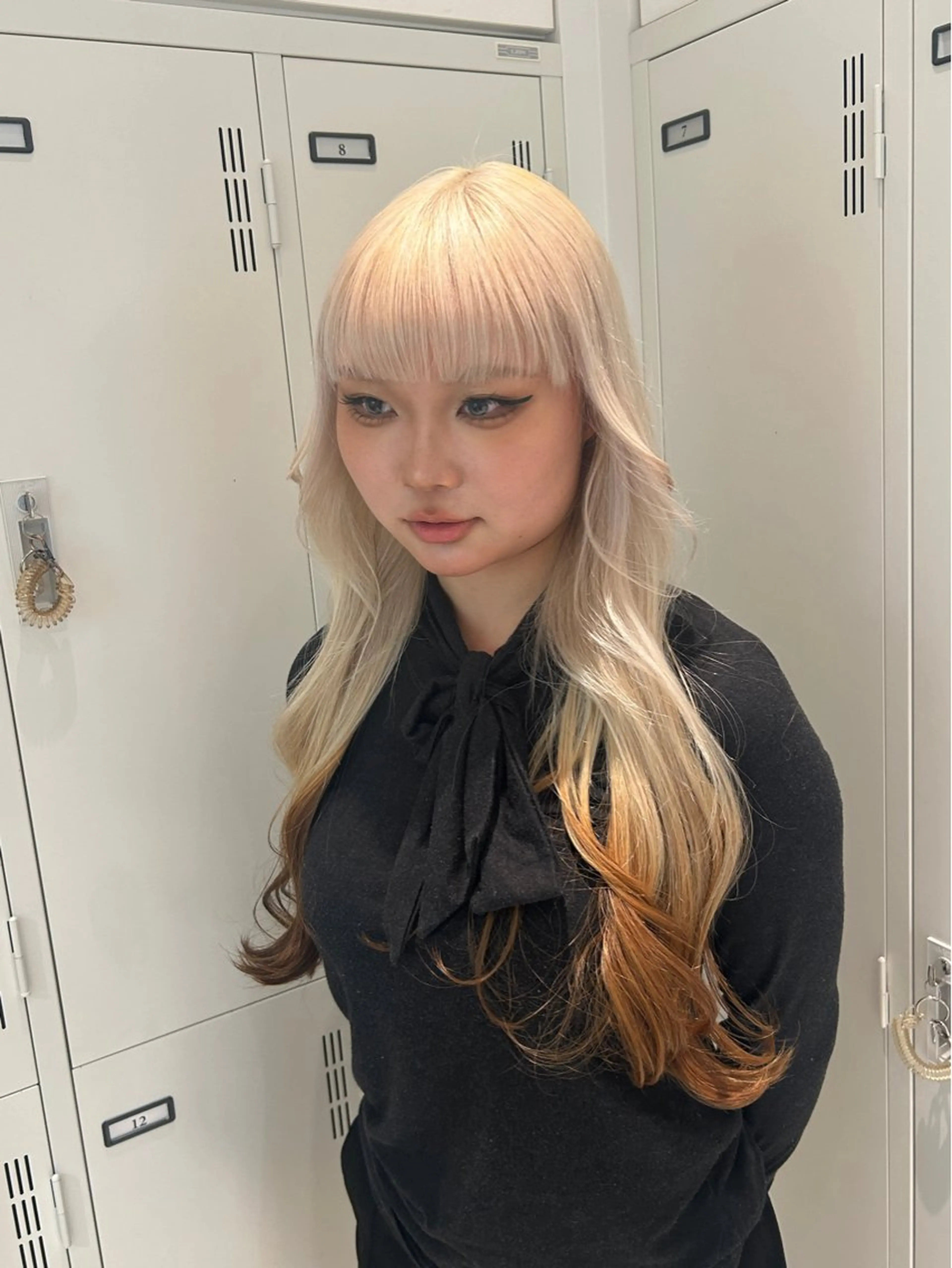 ロング カラー ブロンド ホワイトブロンド カット ヘアカラー トリートメント 🪻ダブルカラー /透明感カラーRioのヘアスタイル