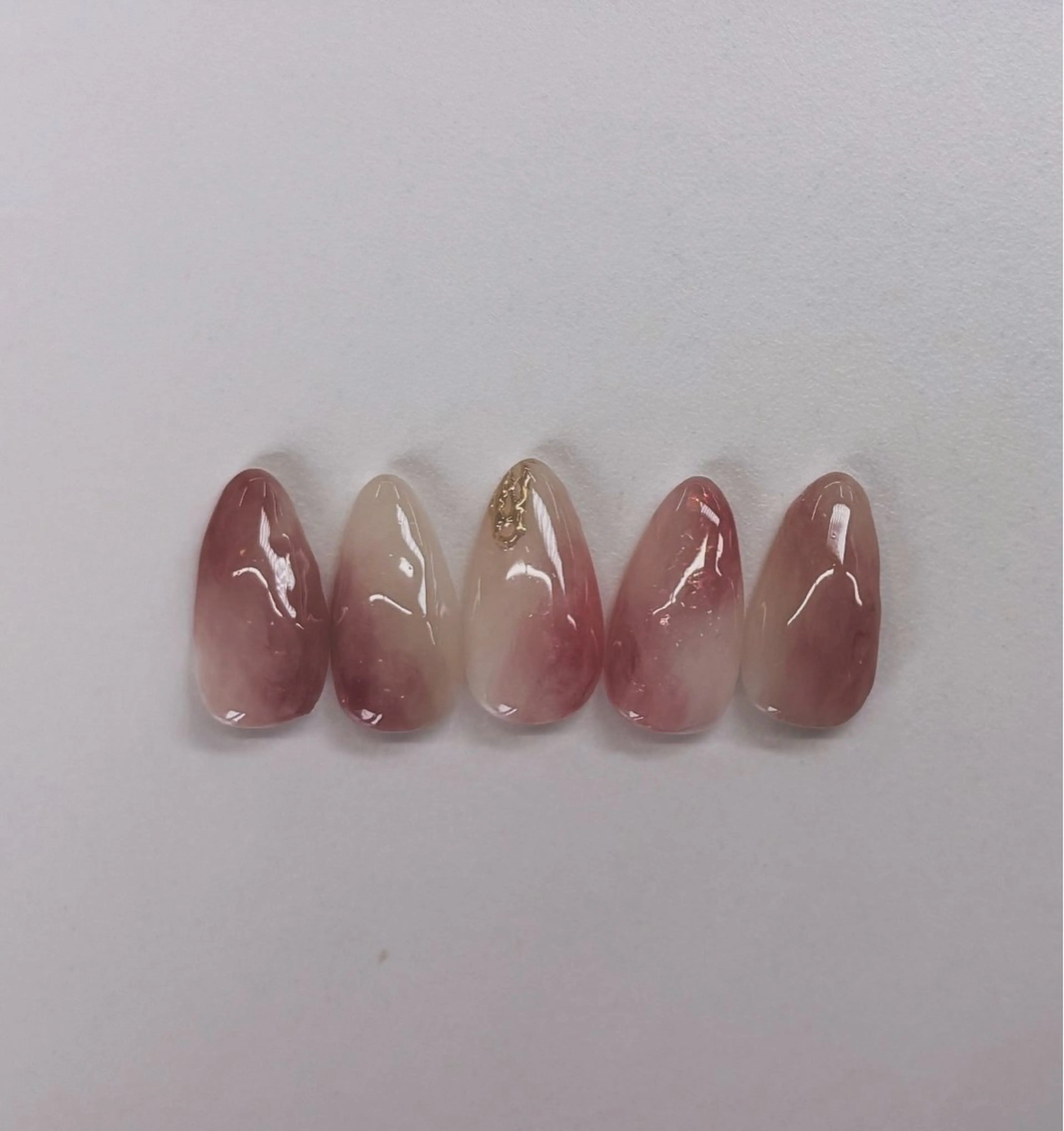 ネイル Ihoji Hotaruのネイルデザイン