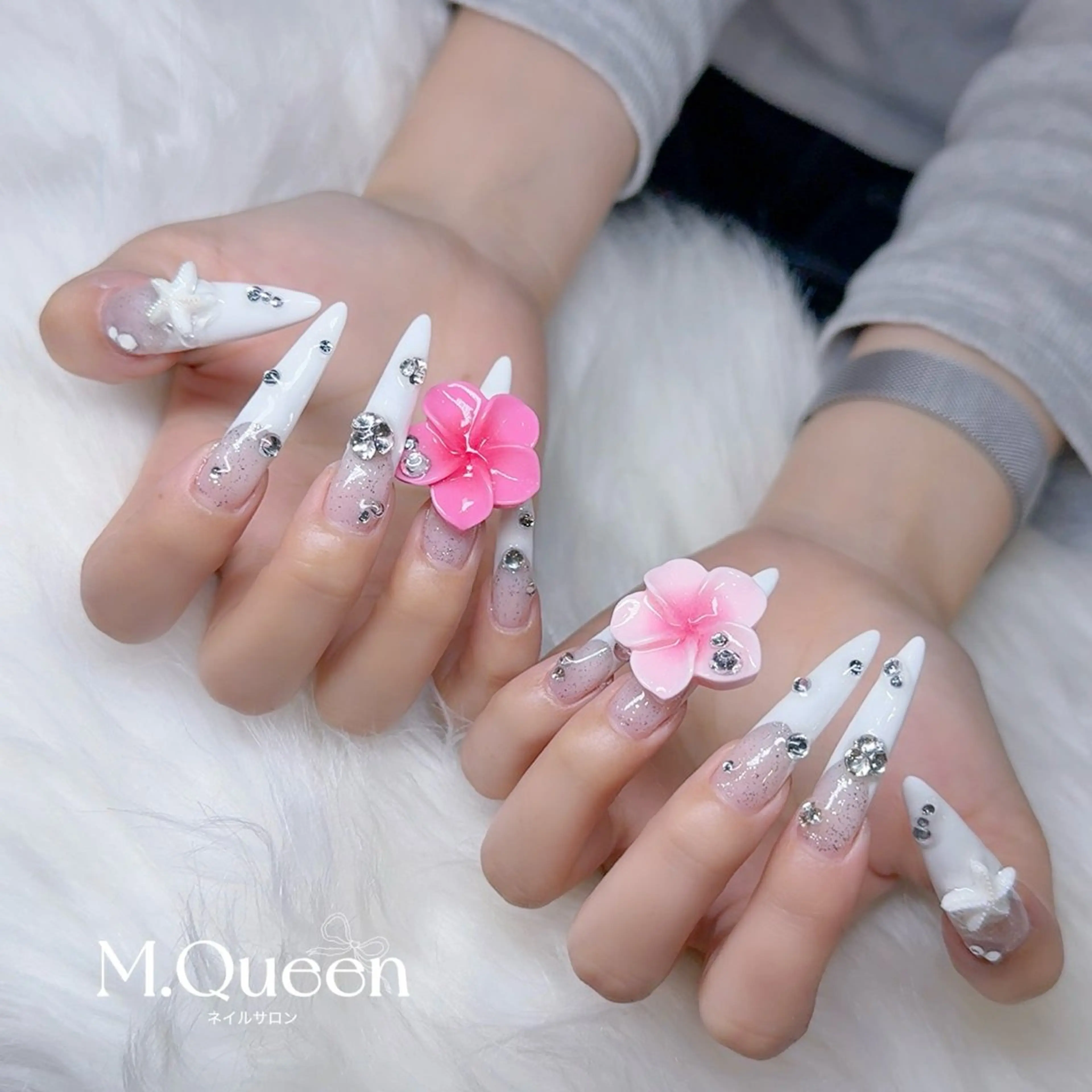ネイル MQueen ネイルサロンマルのネイルデザイン