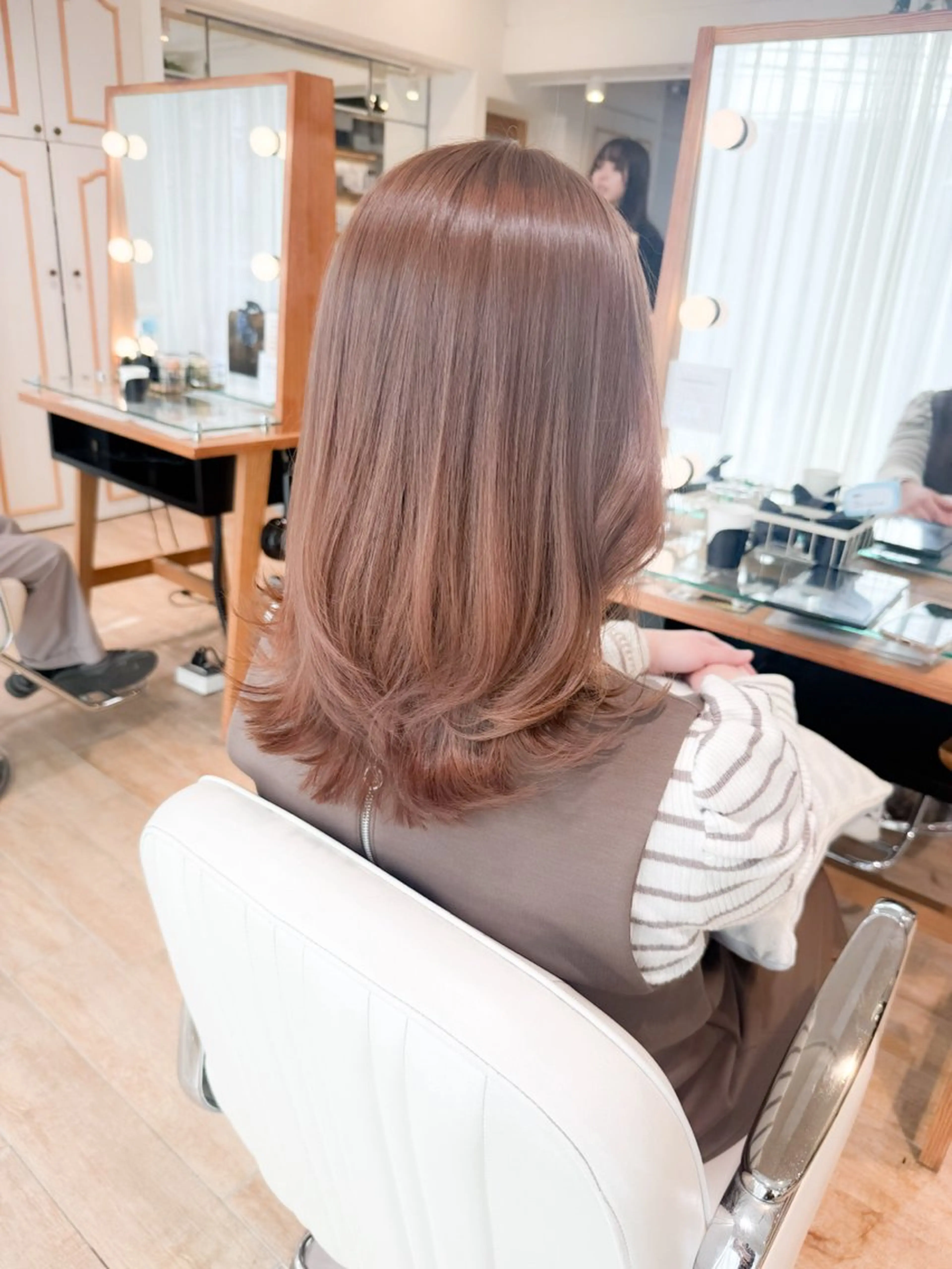 ミディアム カラー ベージュカラー ブリーチ ダブルカラー ブリーチなしカラー ヘアカラー トリートメント ✨カラー支持No.1 🧸ワキ カナコ🧸のヘアスタイル