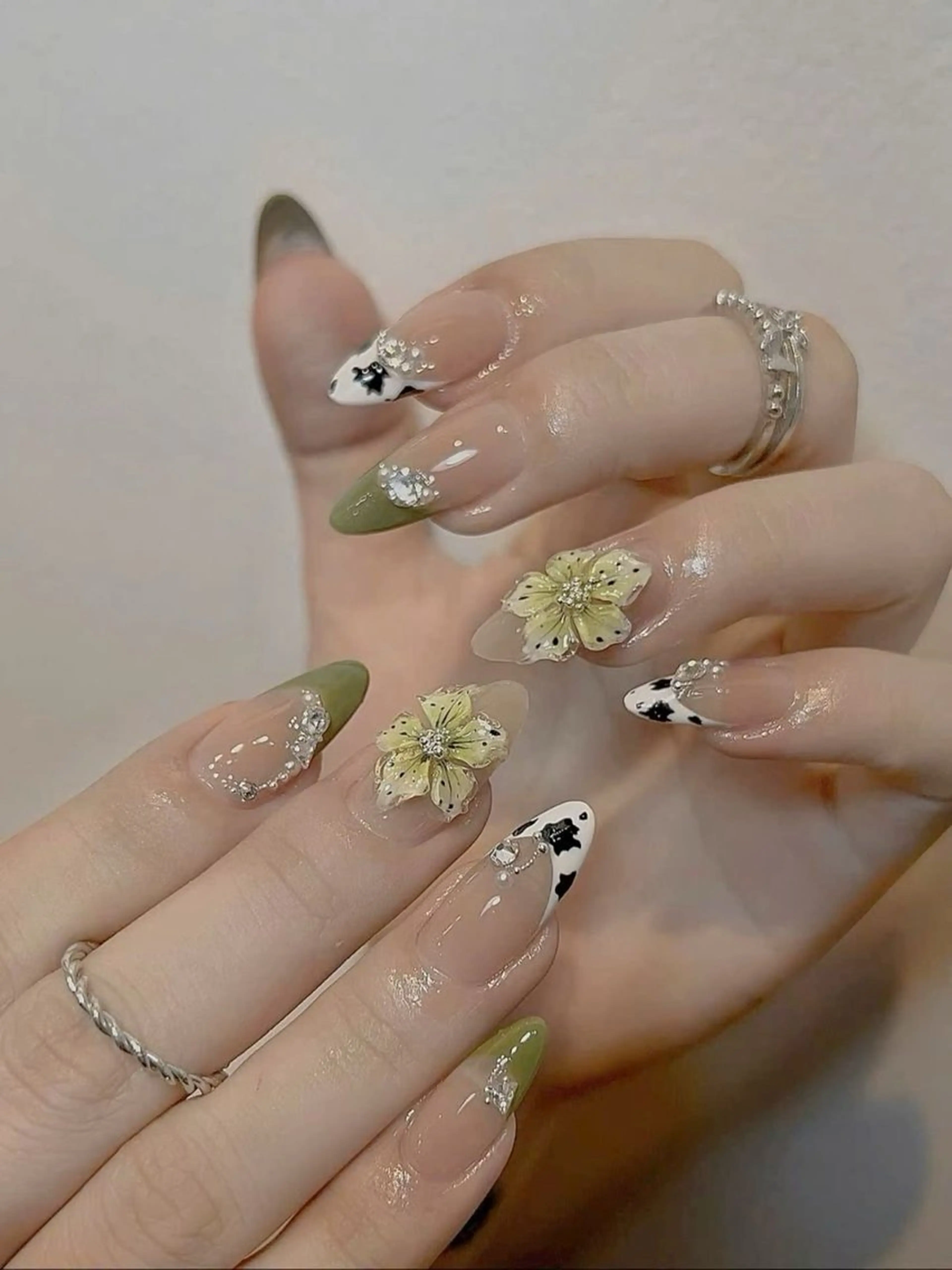 カラー グラデーションカラー ハンドネイル AIN Nailのネイルデザイン