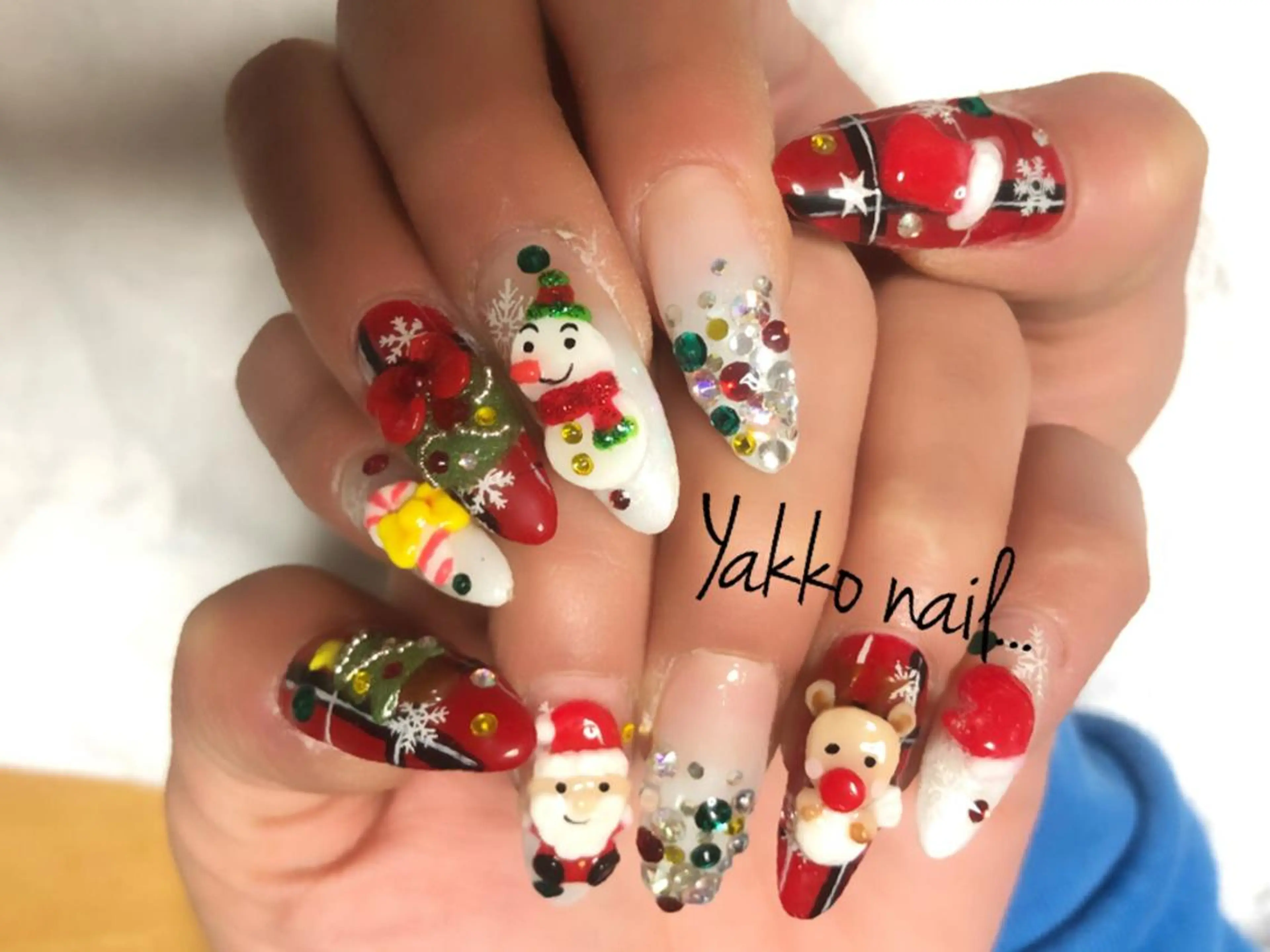 ロング ネイル Yakko pas á pasのネイルデザイン