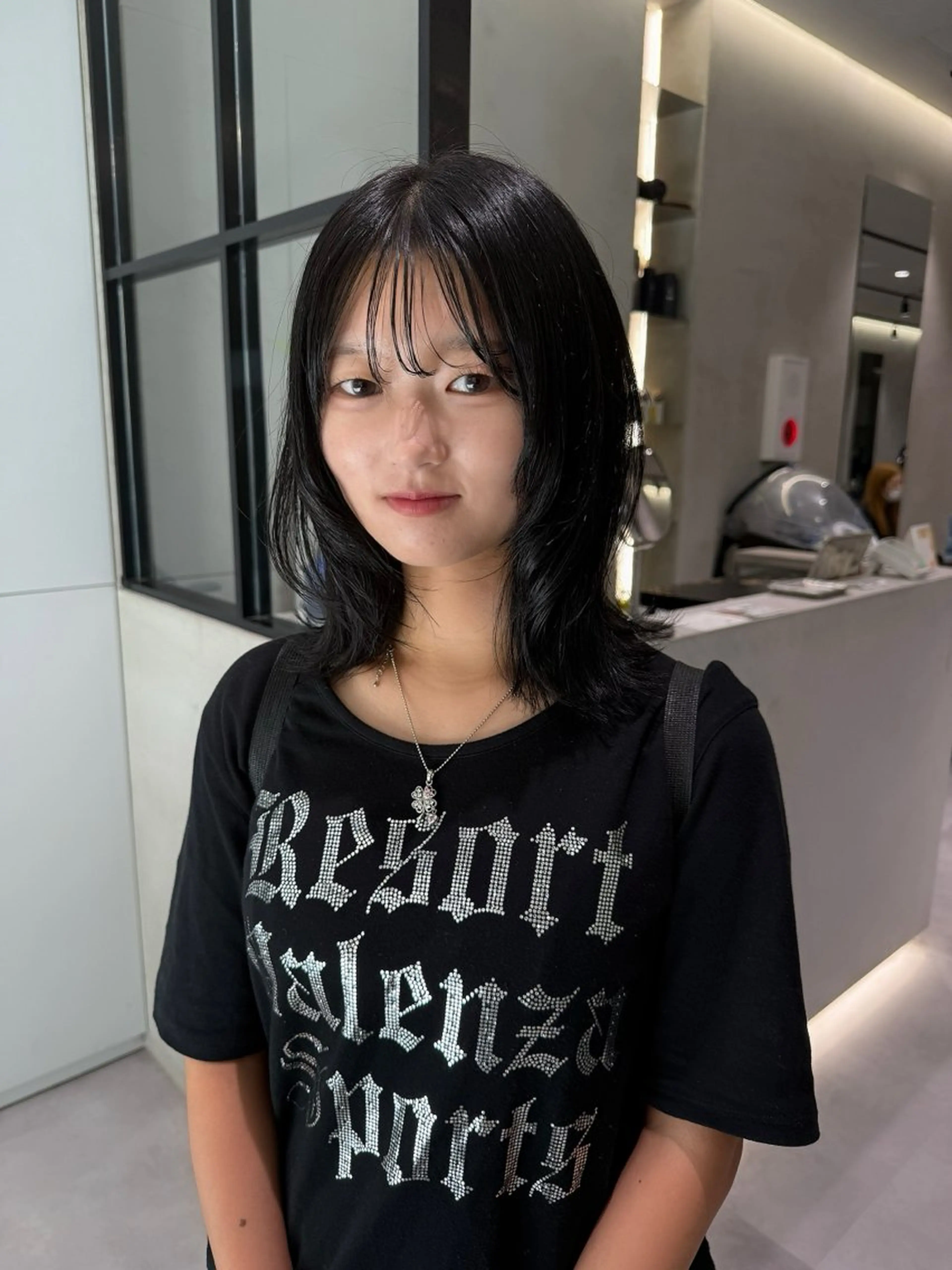 ミディアム カラー 神戸/karina /レイヤー/透明感のヘアスタイル