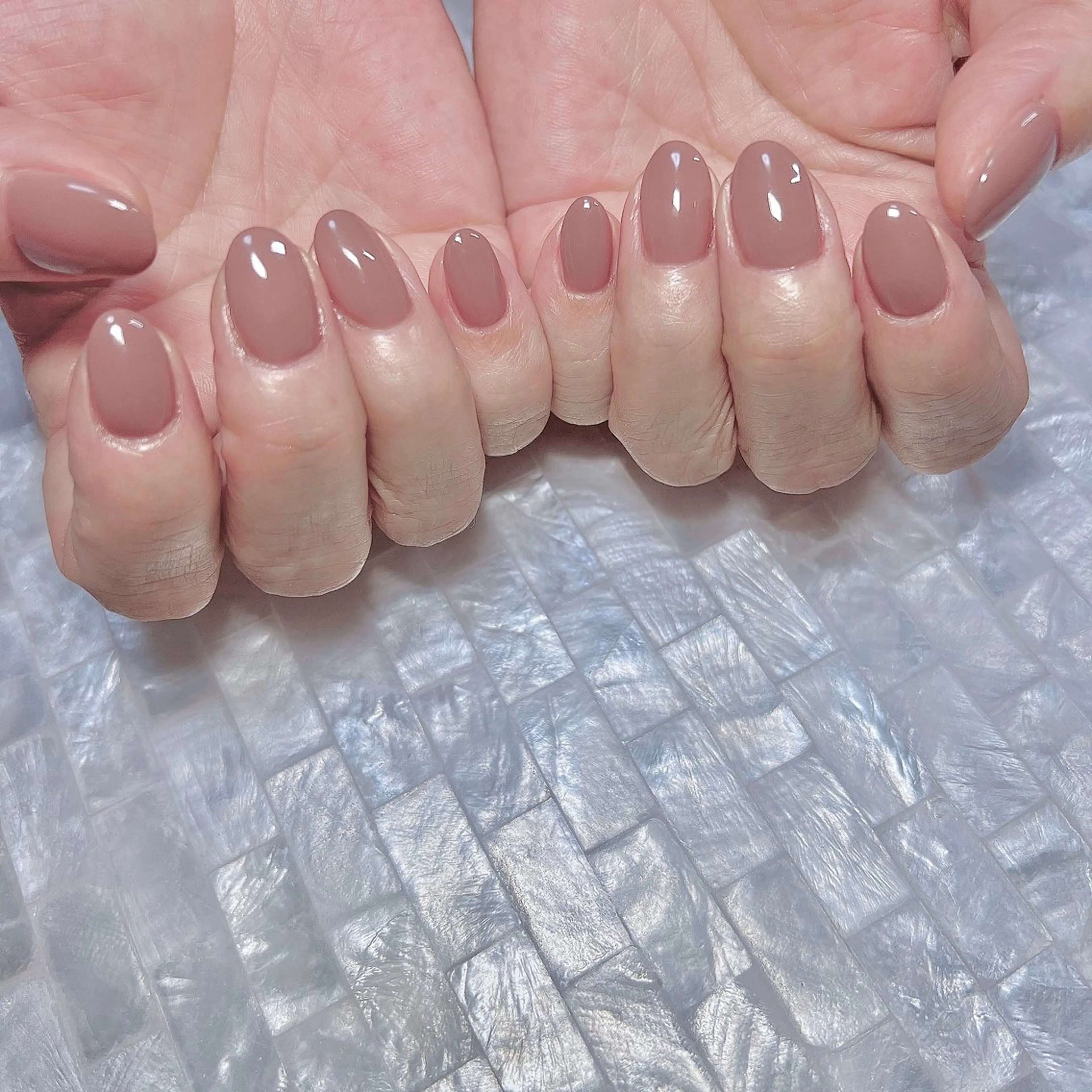 ネイル ブラウン ネイルチップ ホワイト ハンドネイル two nailのネイルデザイン