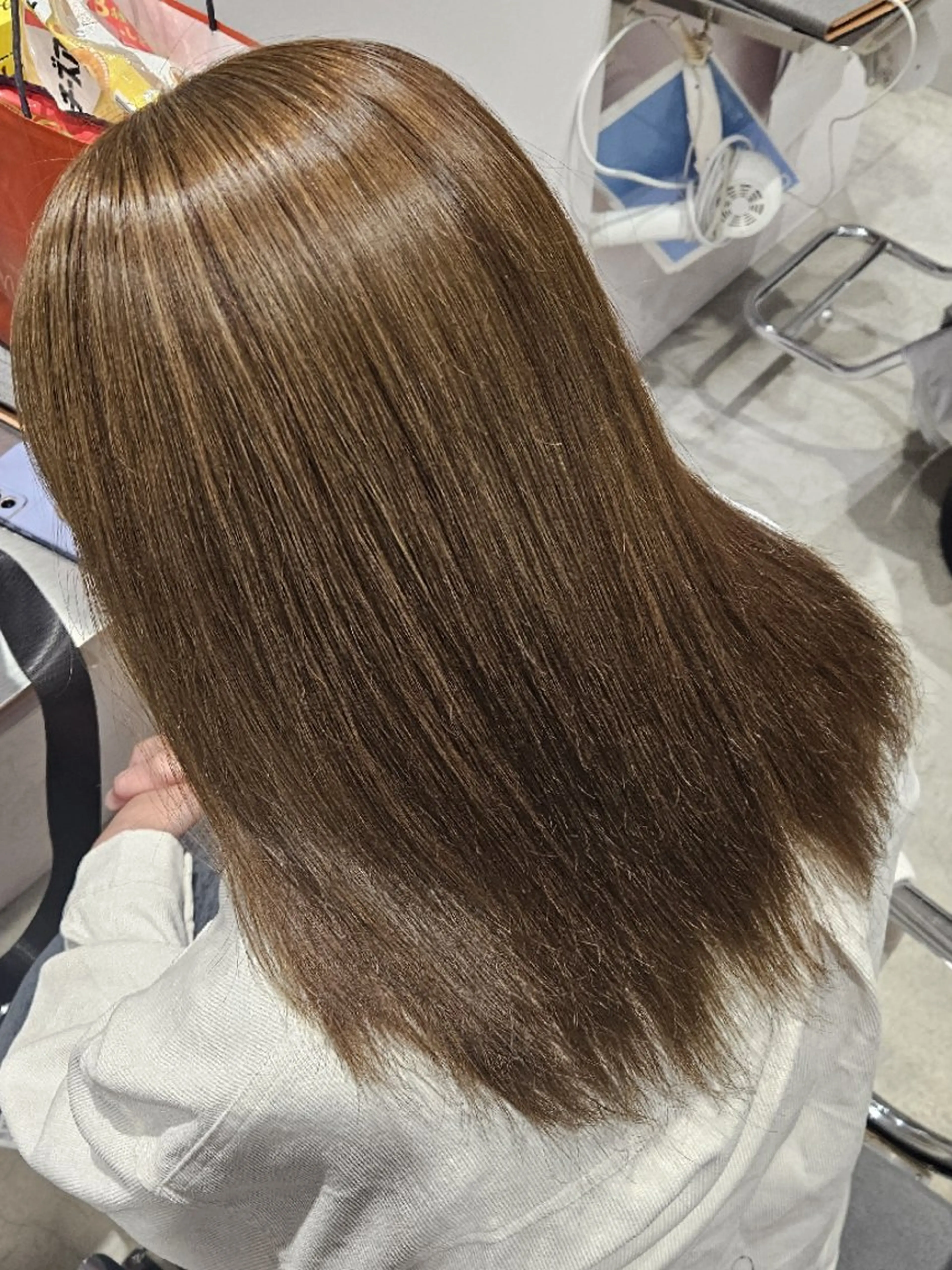 カラー 宮本 愛梨のヘアスタイル