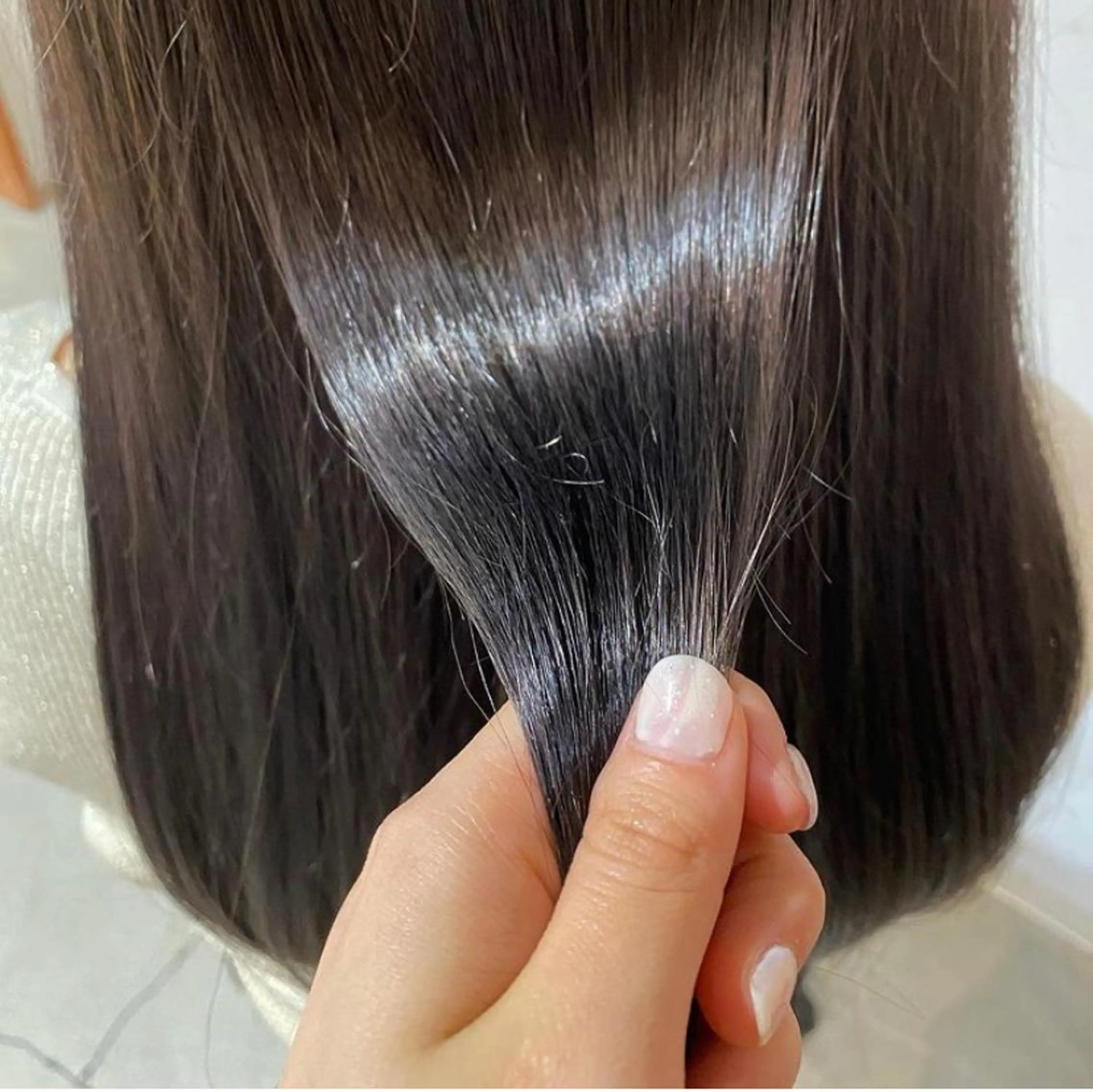 セミロング カラー ブラウンカラー 透明感カラー ラベンダーカラー サイトウ アカネのヘアスタイル