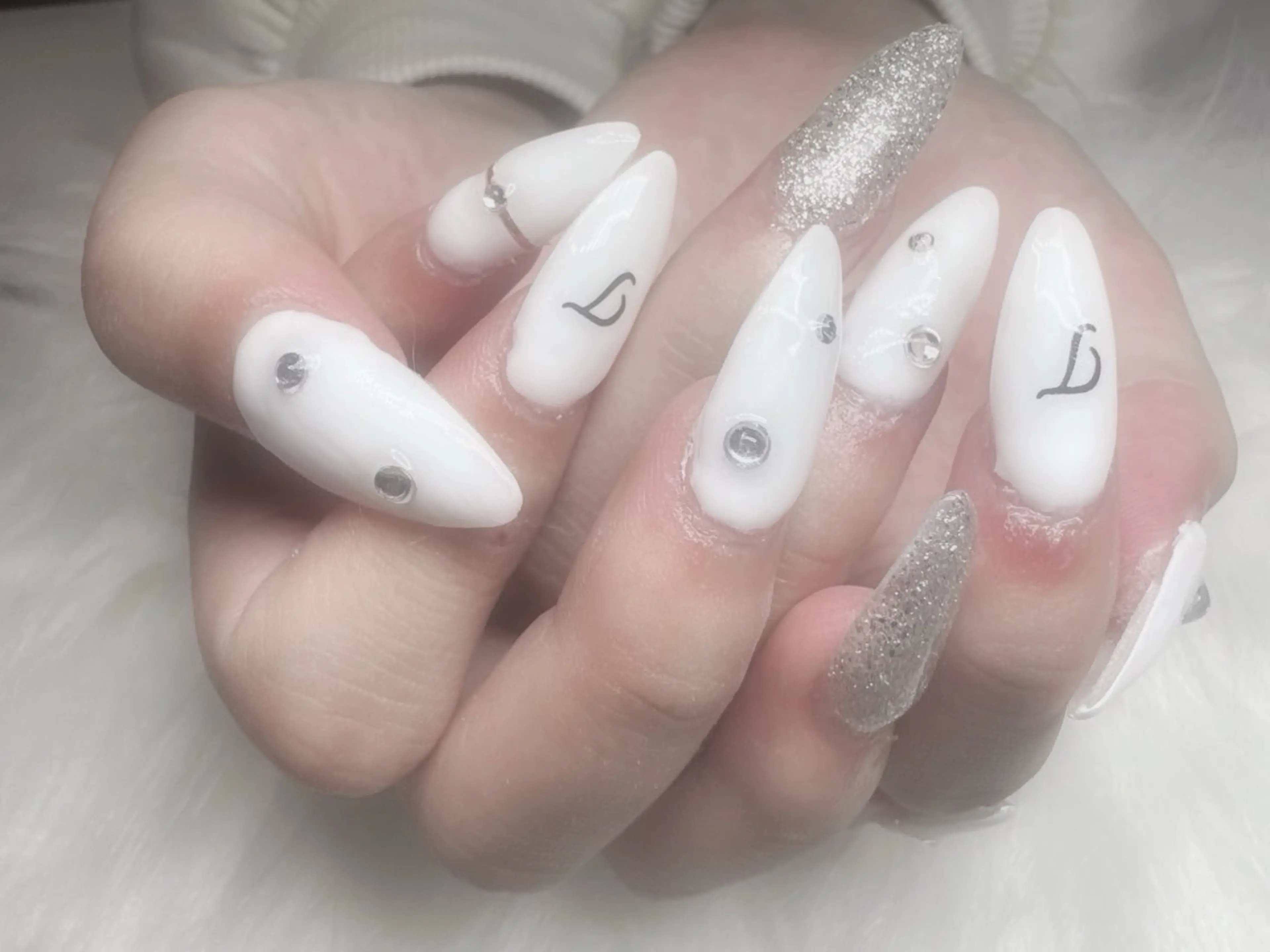 ネイル シンプルネイル Glitter Nailのネイルデザイン