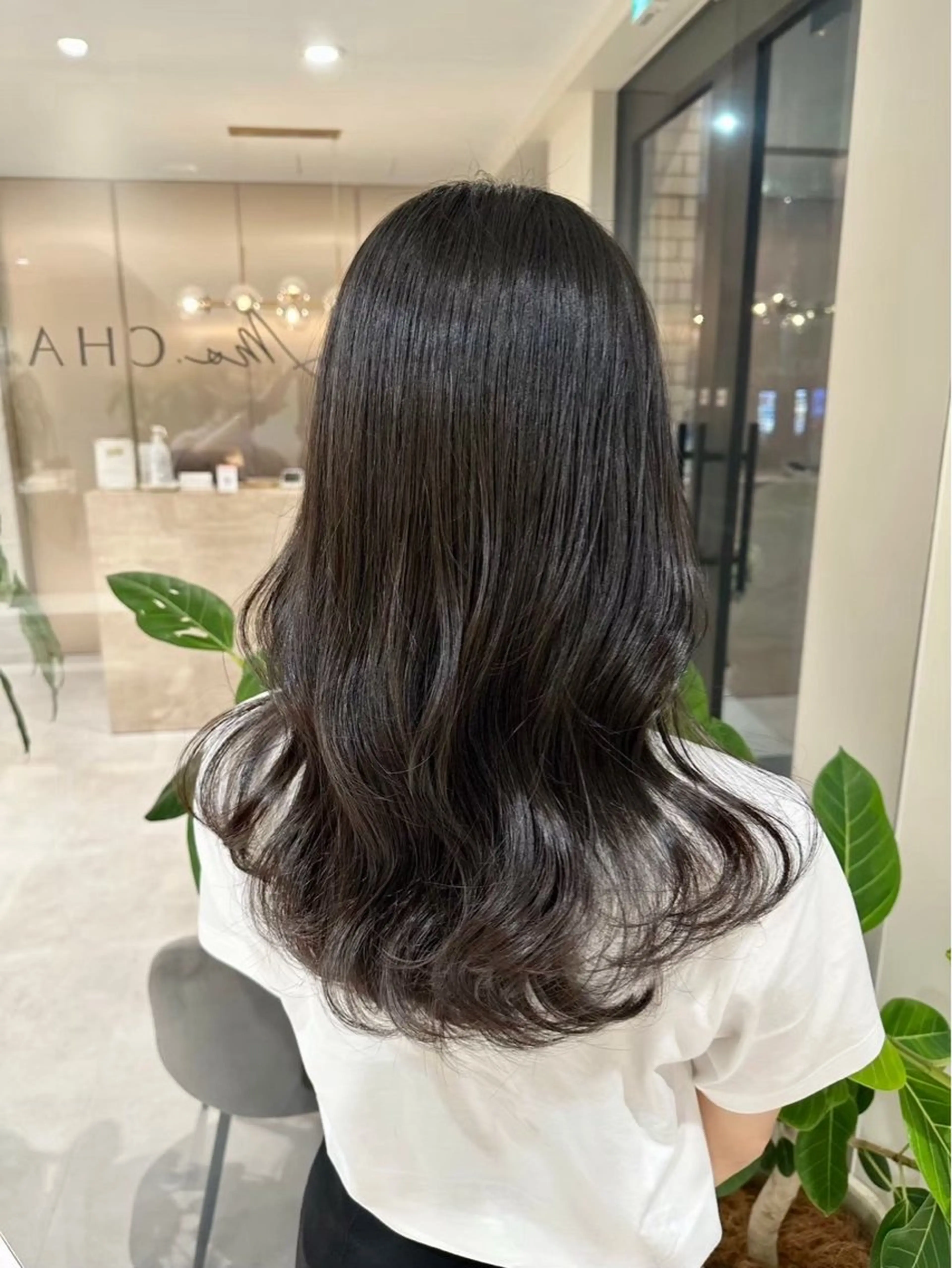 セミロング 1日1名様限定 予約可能のヘアスタイル