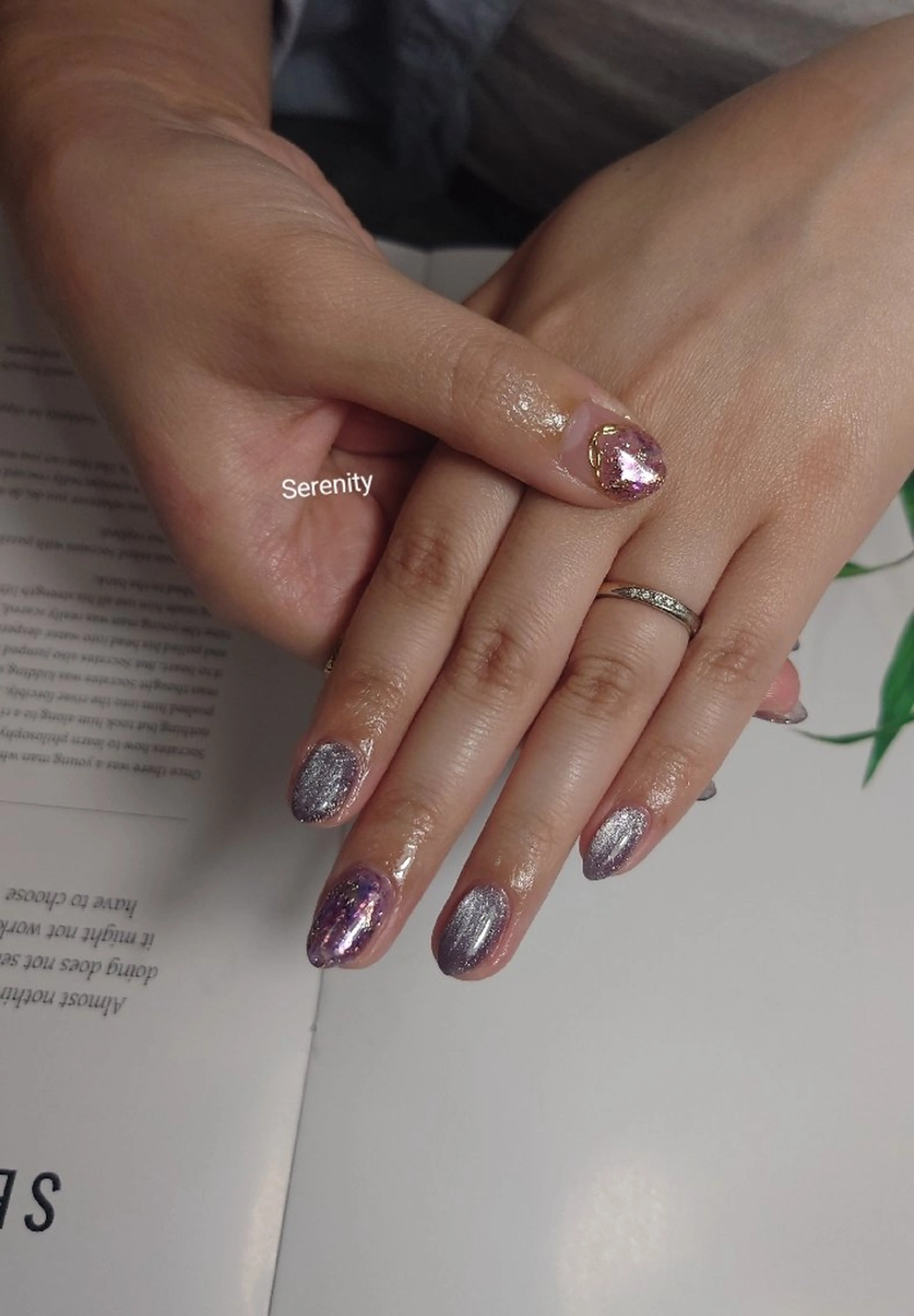 ネイル ブルー フラッシュネイル キラキラネイル マグネットネイル パープル ハンドネイル nail  serenityのネイルデザイン
