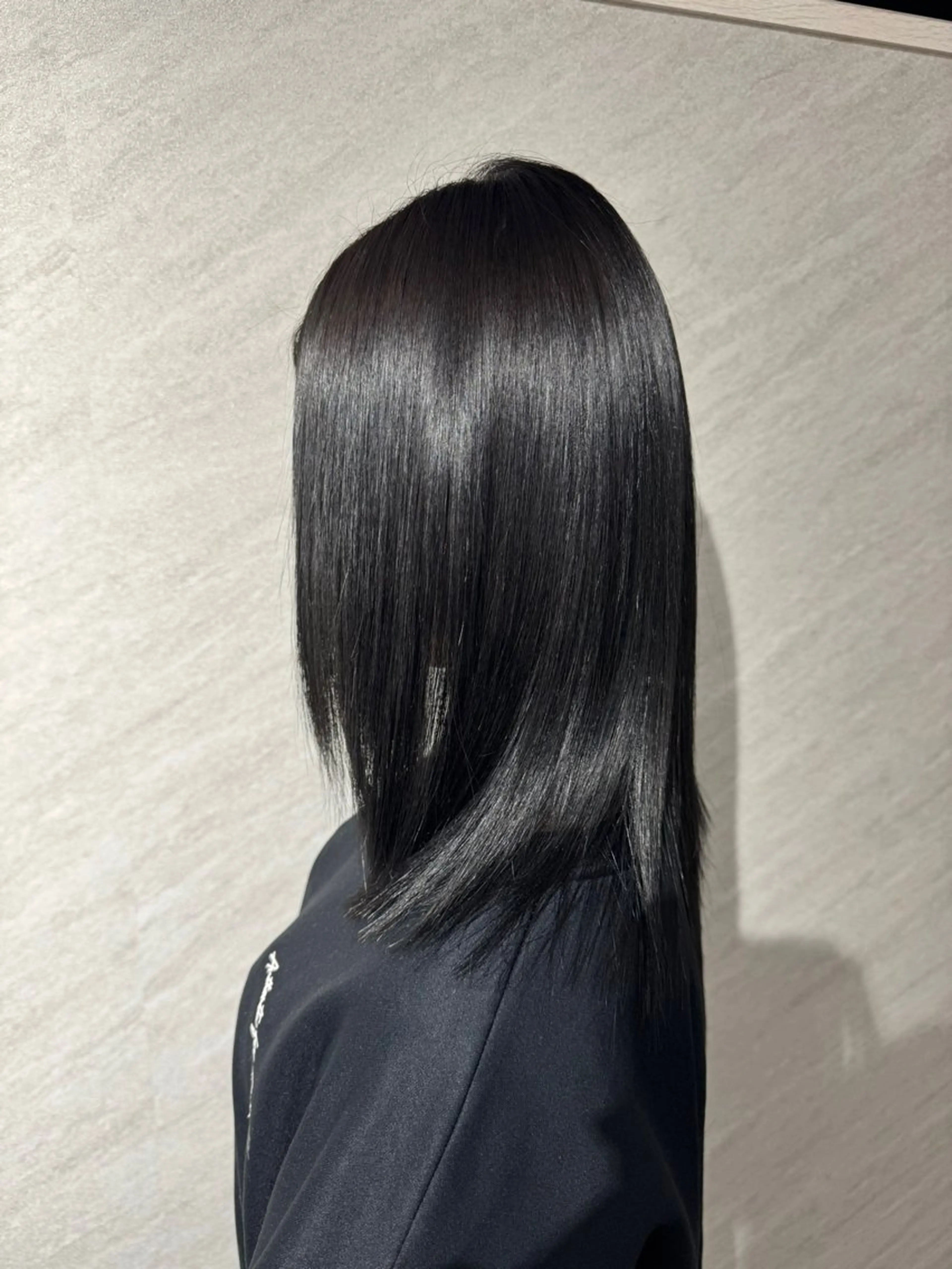 ミディアム カラー 西宮市で髪質改善 縮毛矯正特化のヘアスタイル