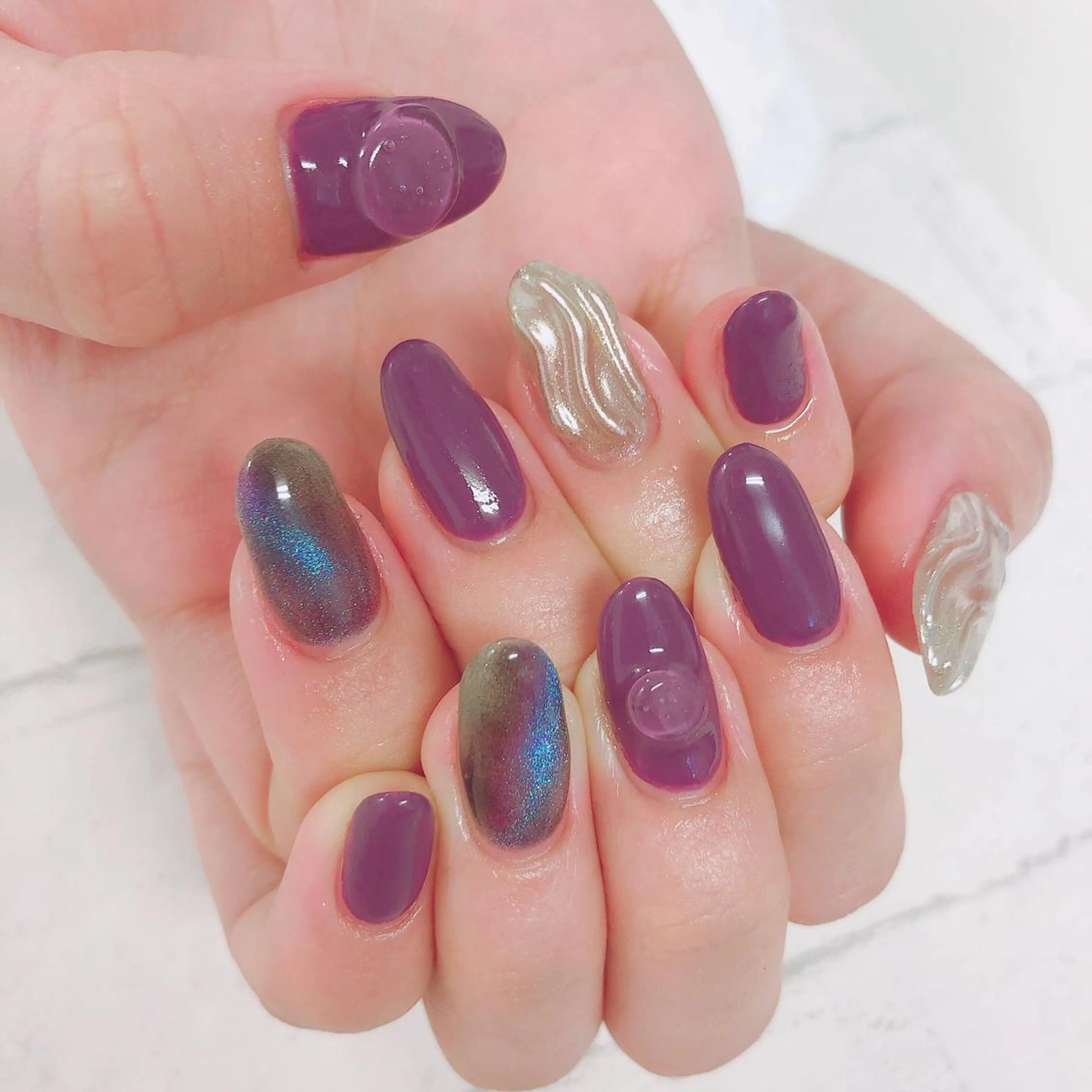 ネイル ジェルネイル ゴールド マグネットネイル ミラーネイル ニュアンスネイル ono megumiのネイルデザイン