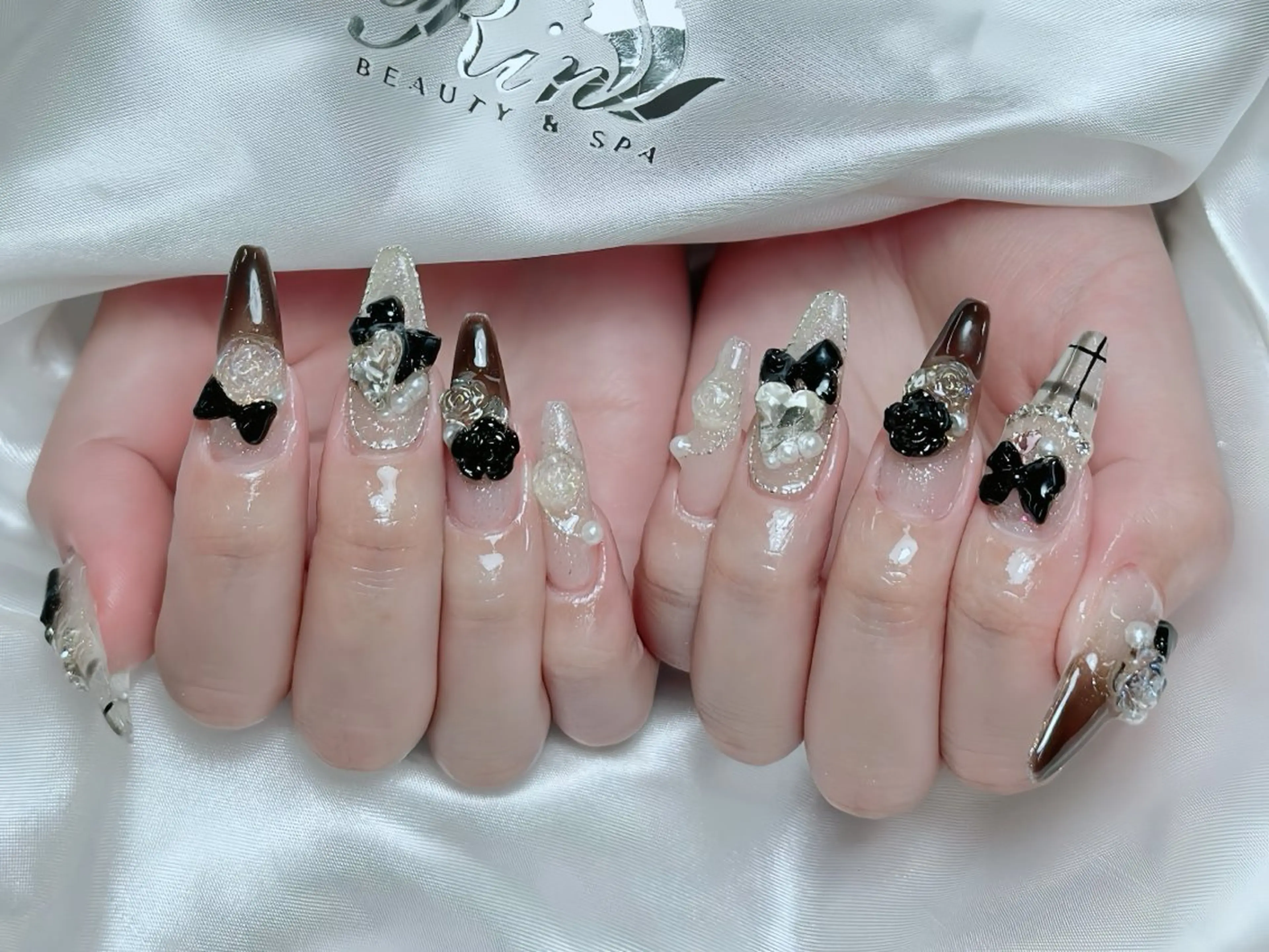 ネイル 成人式 ロングネイル ネイルチップ ハンドネイル Rin Nail 新大久保店のネイルデザイン
