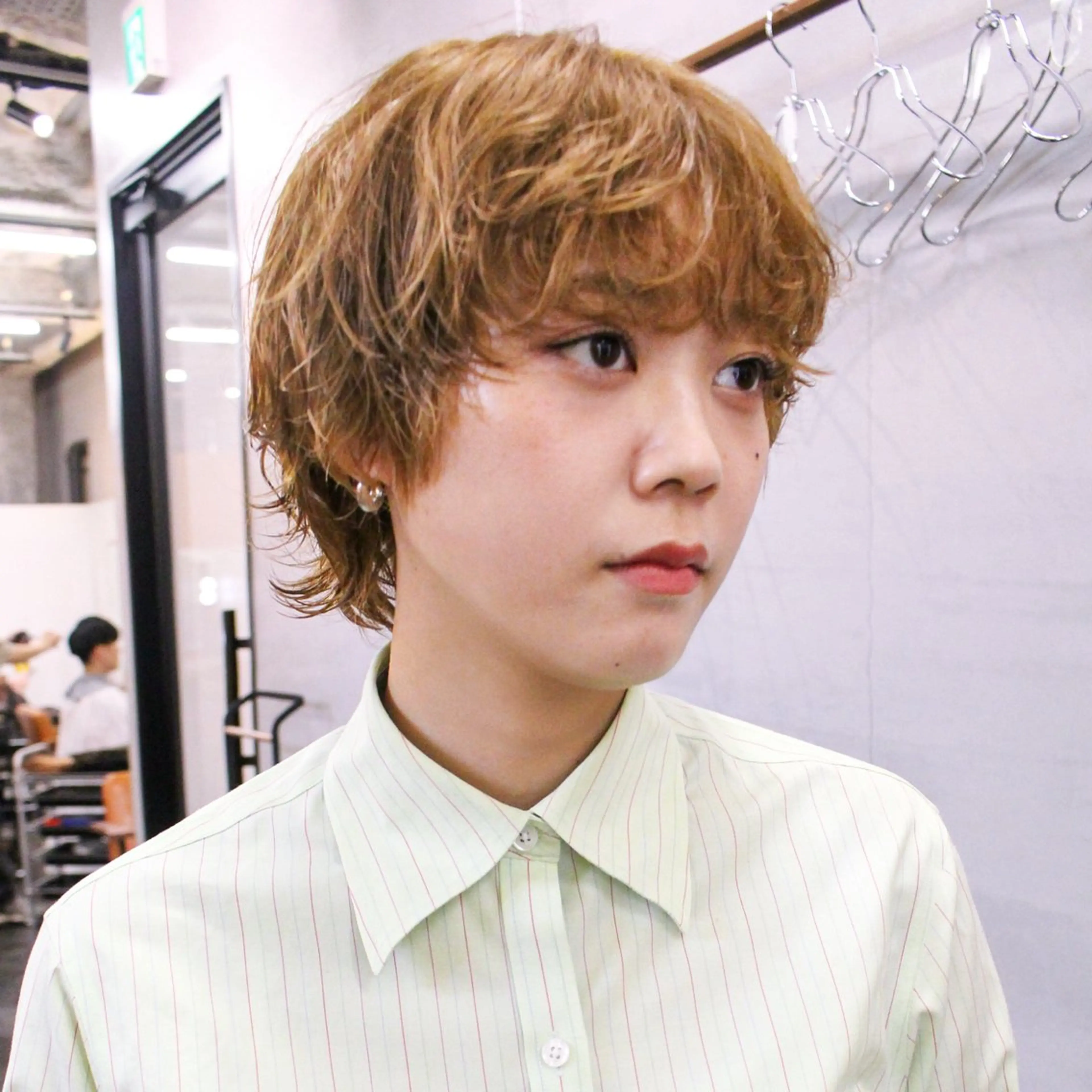 ショート カラー パーマ 藤川迅 曲がる縮毛矯正のヘアスタイル