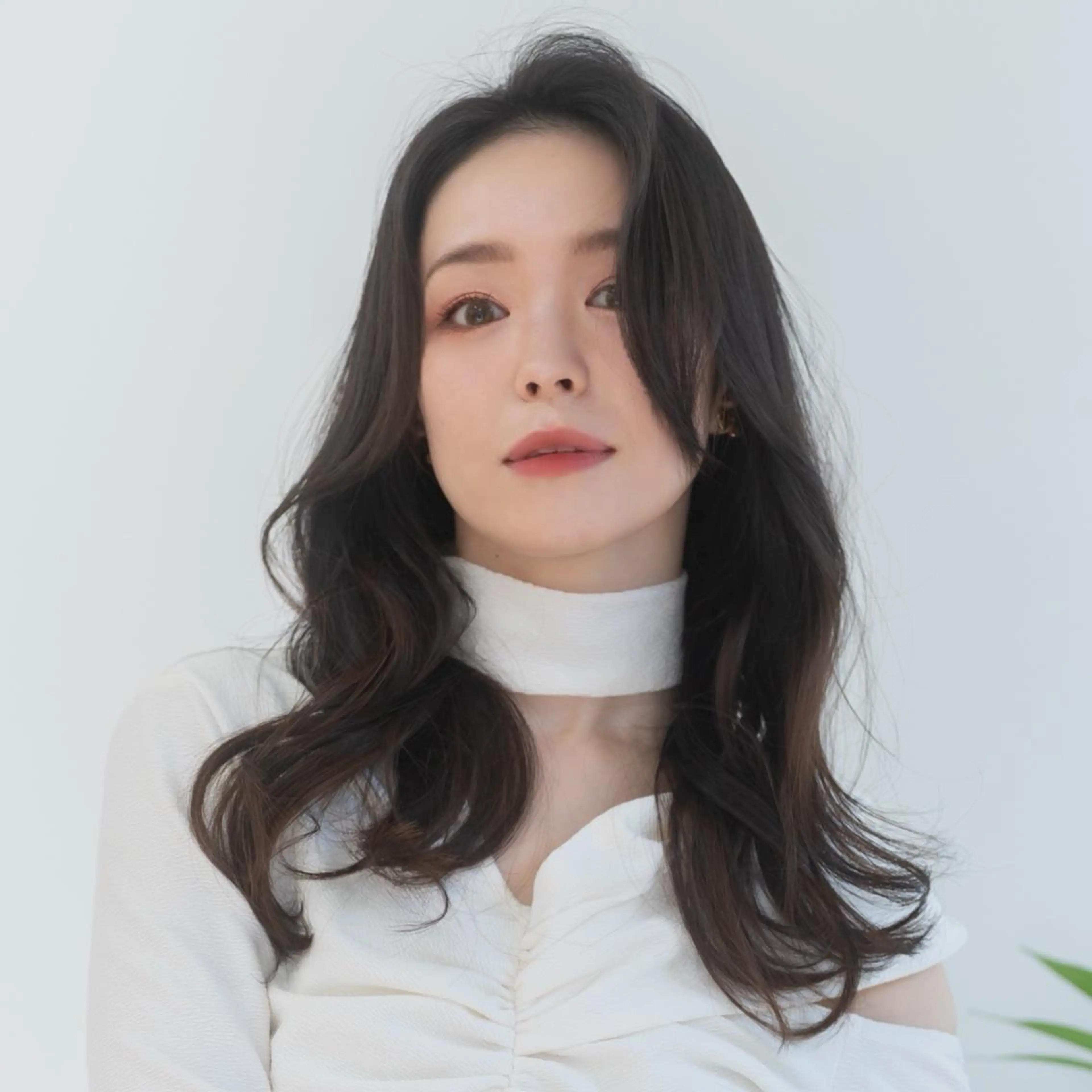 セミロング カラー パーマ ヘアアレンジ メンズ キッズ ネイル マツエク・マツパ アイブロウ メンズインナーカラー メンズ韓国風 黒髪 ブルーカラー ブルーブラック 渋谷レイヤーカット❌ 縮毛矯正専門/武田涼のヘアスタイル