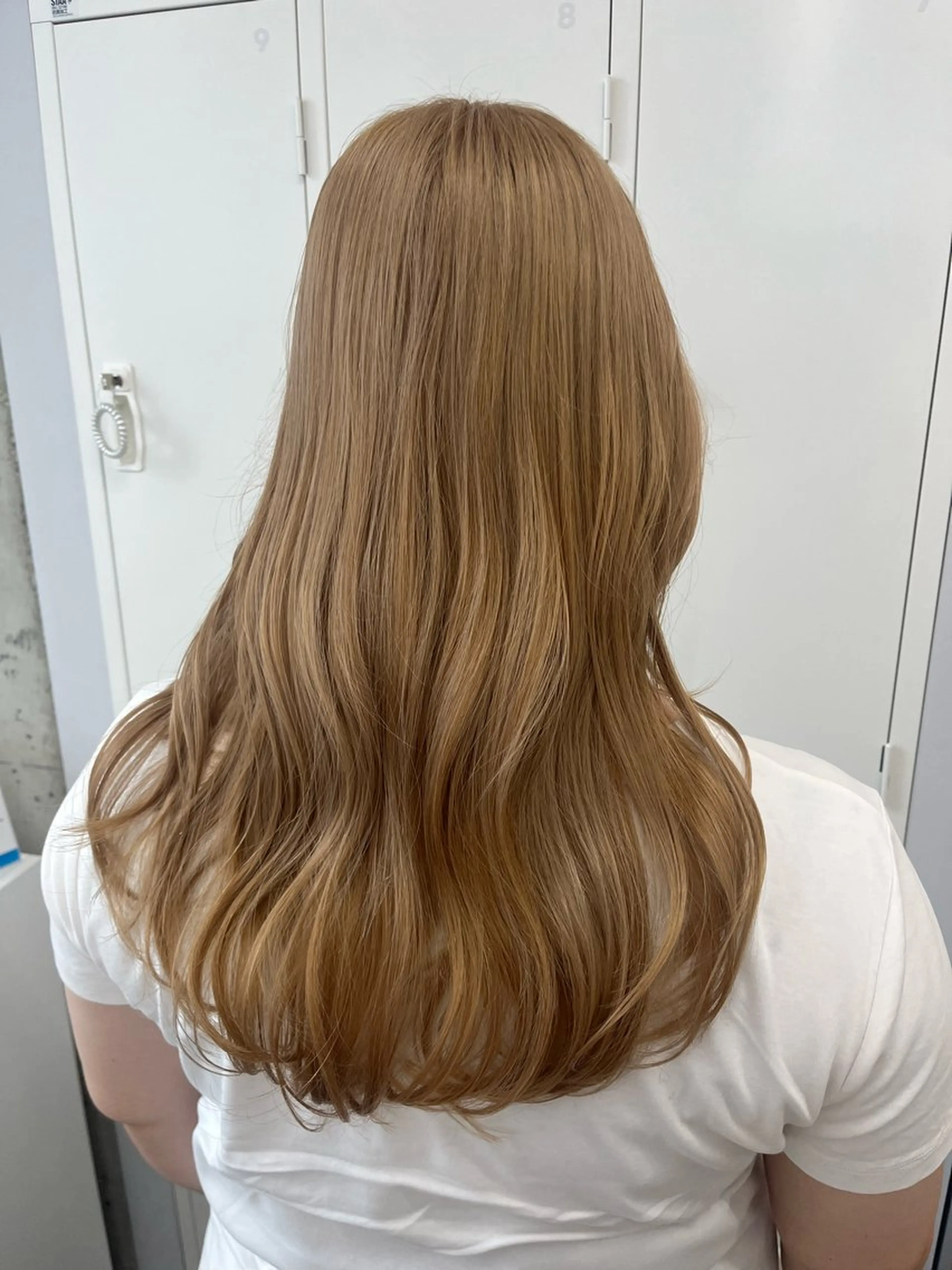 セミロング ヘアカラー 暖色ブリーチ ⭐️honokaのヘアスタイル