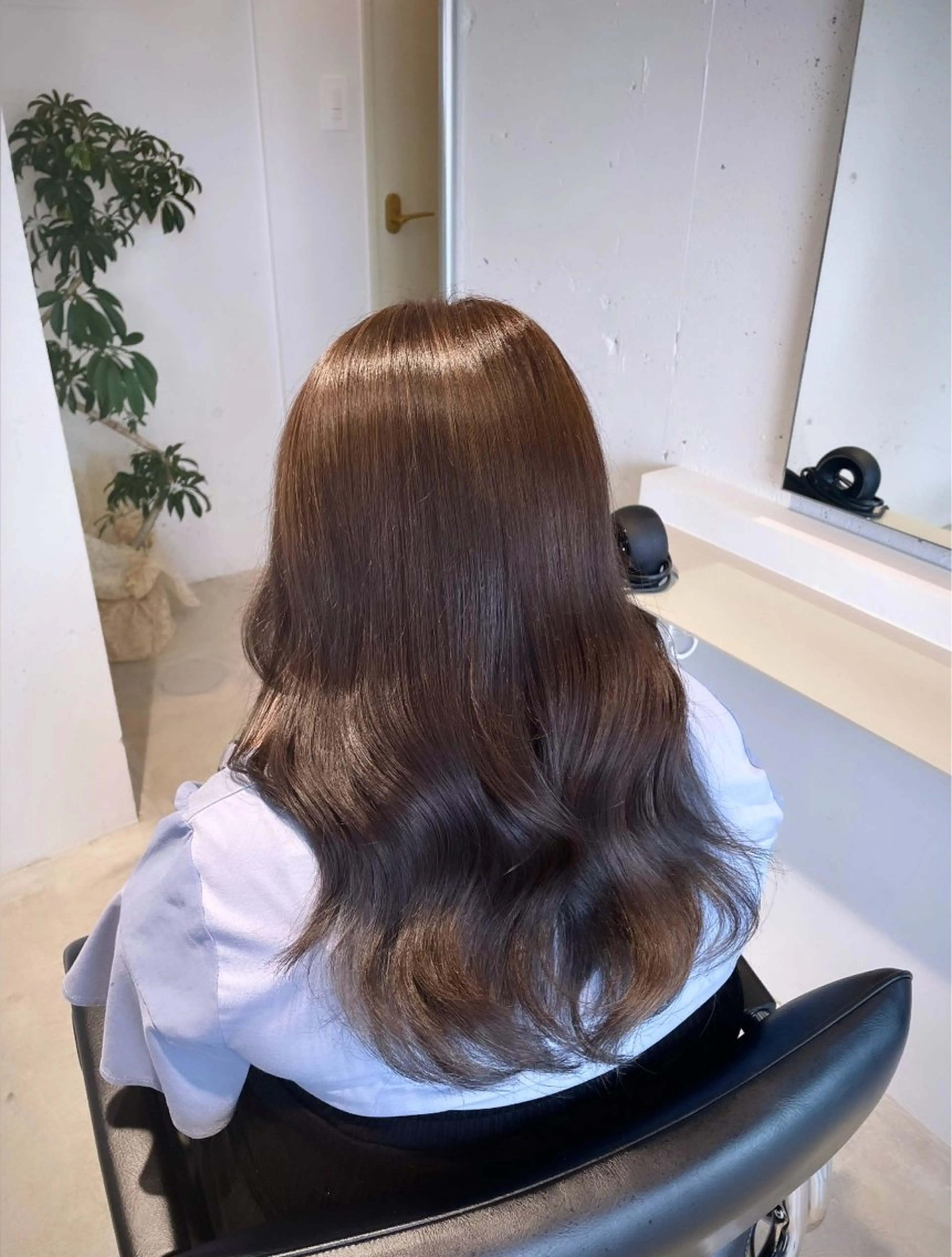 セミロング カラー tim hinaのヘアスタイル