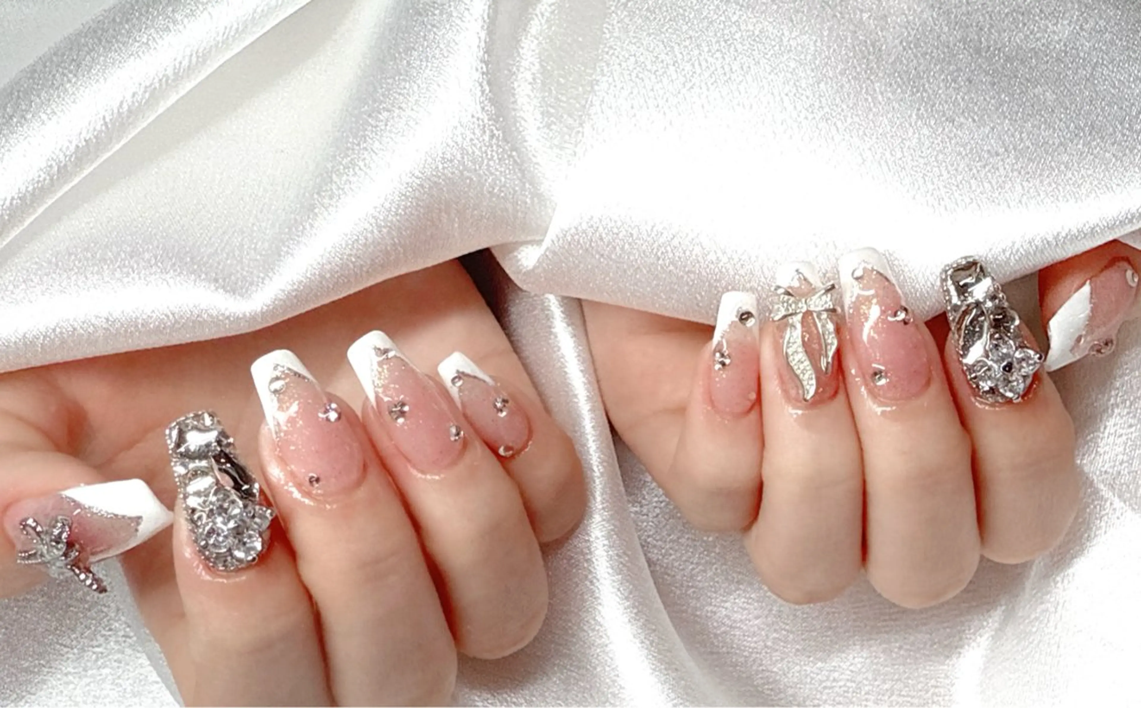 ネイル ブルー チークネイル フレンチネイル ハート ホログラムネイル ハンドネイル 美爪パラジェル導入店 Sunnilyのネイルデザイン