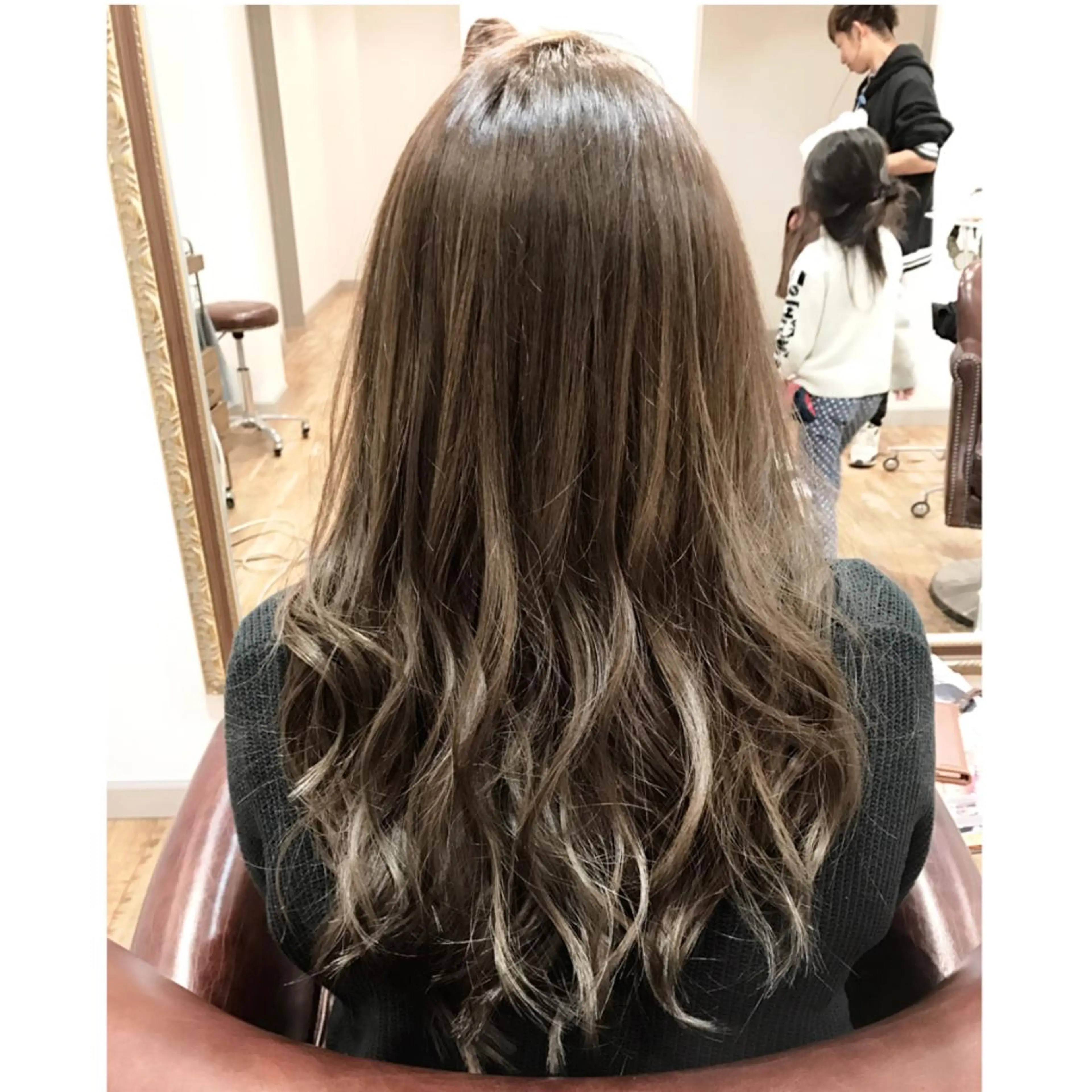 セミロング カラー パーマ ヘアアレンジ 韓国♡ハイライト ♡YURIのヘアスタイル