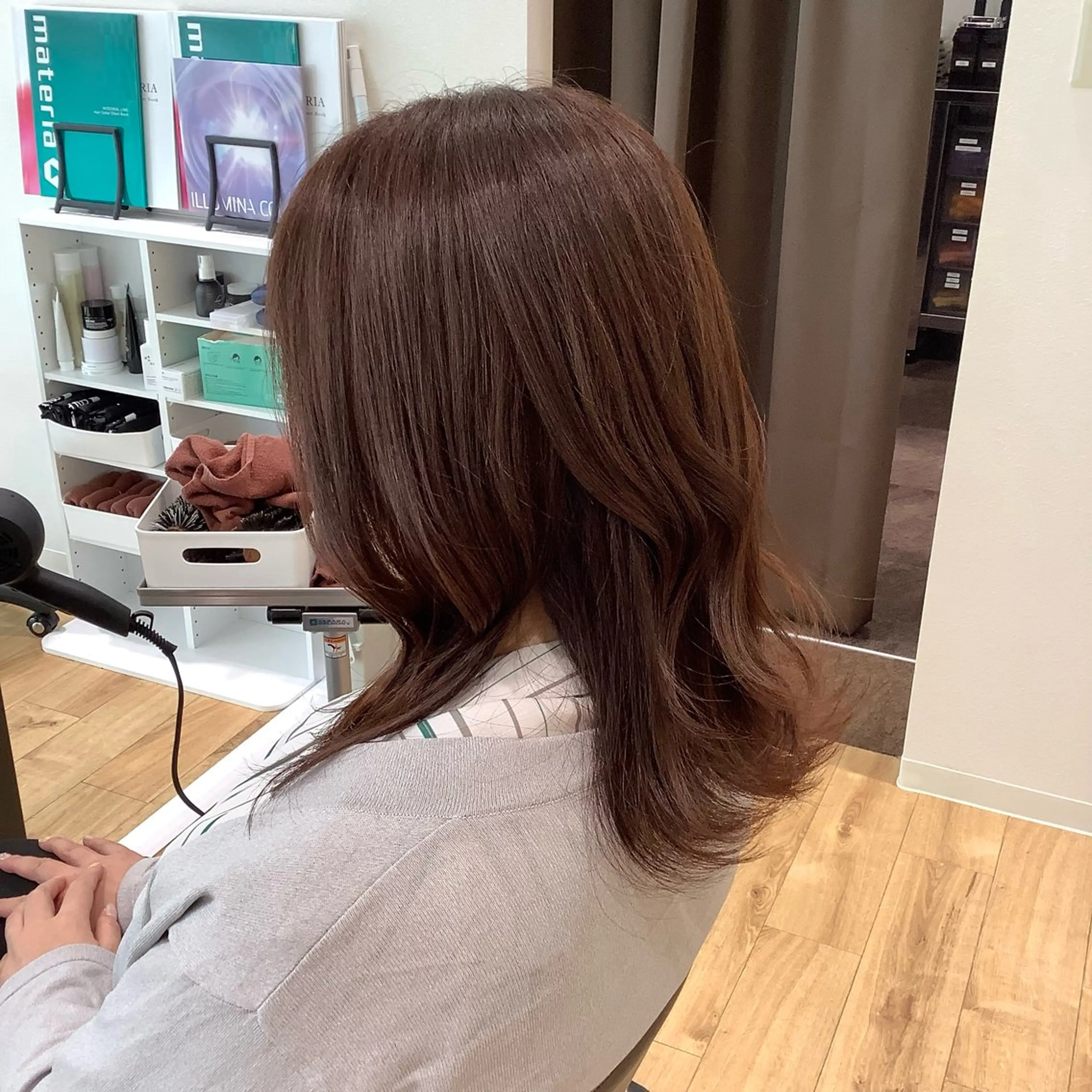 セミロング カラー カット ヘアカラー エイジングケア特化 美容師✂️山崎竜二のヘアスタイル
